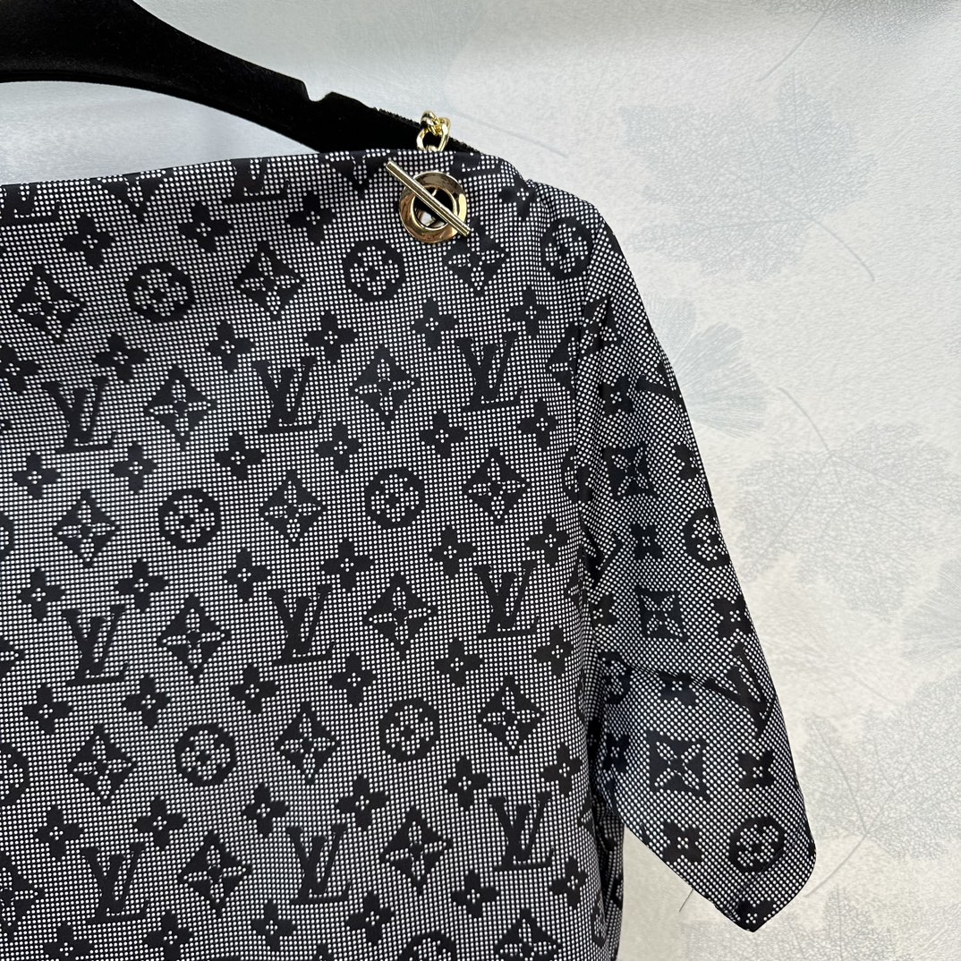 路易威登頂級高仿Monogram老花字母短袖T恤女款