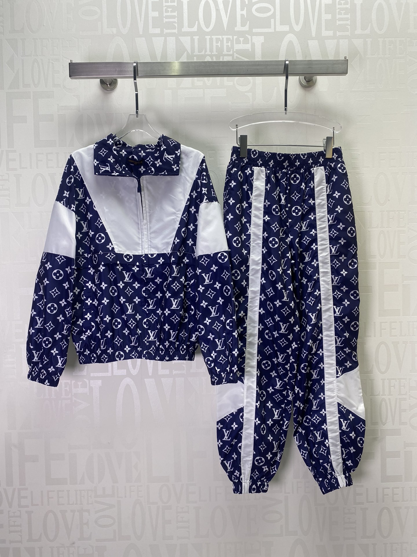 多功能防曬功能路易威登LV高仿Monograw印花裝補套裝女款衣服薄外套