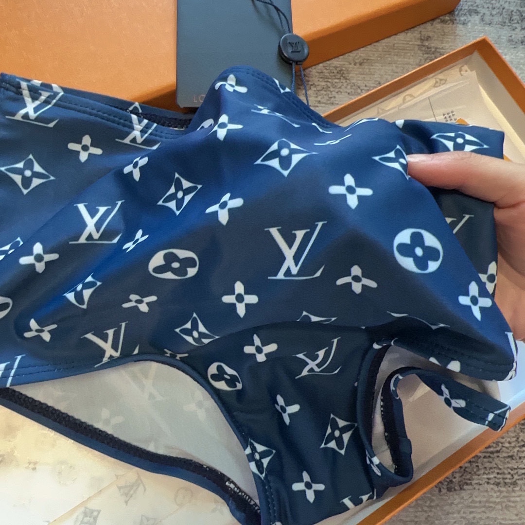 高仿LV夏日系列泳衣老花泳衣女款 超級漂亮