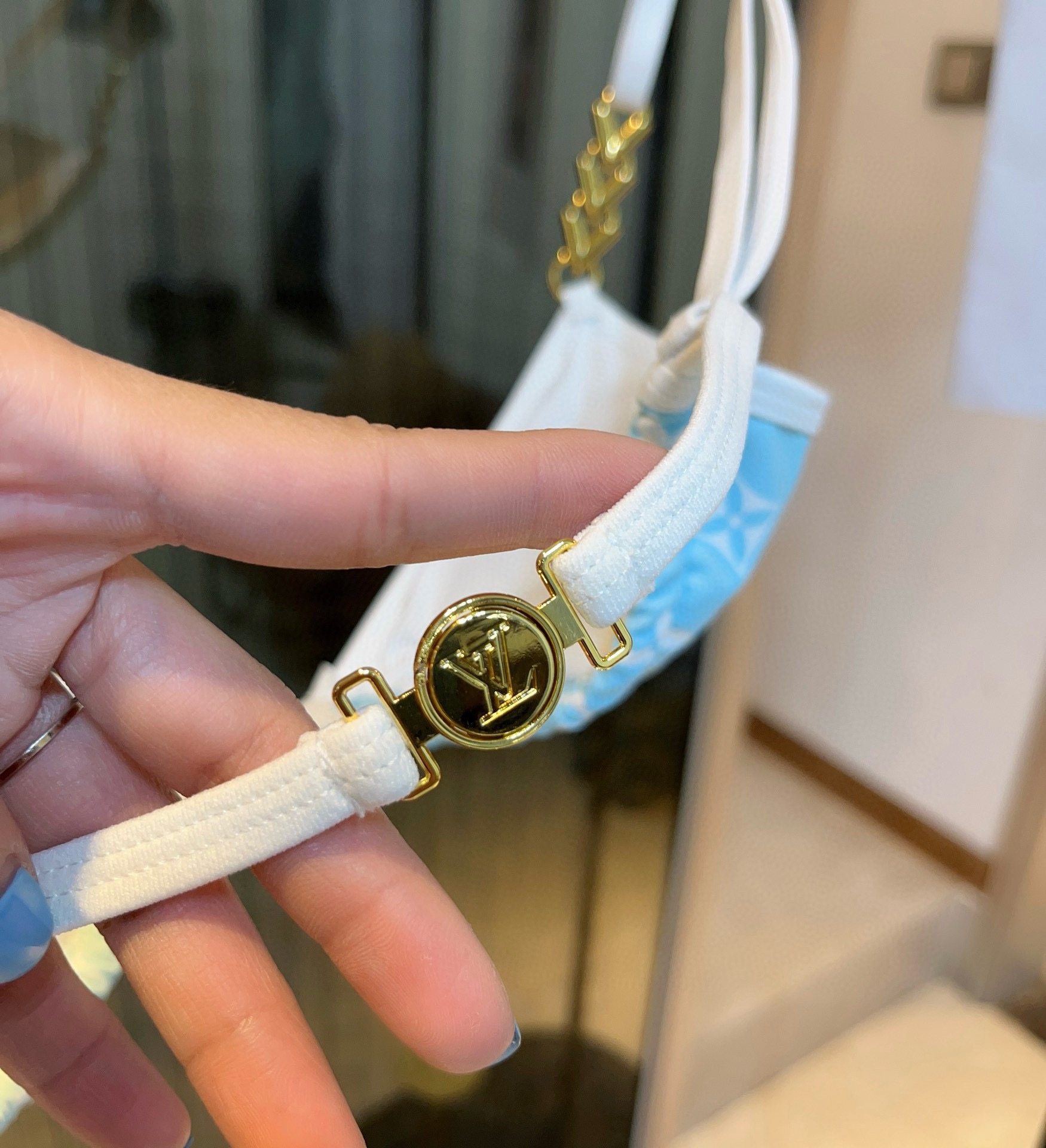 路易威登高仿LV比基尼太性感了