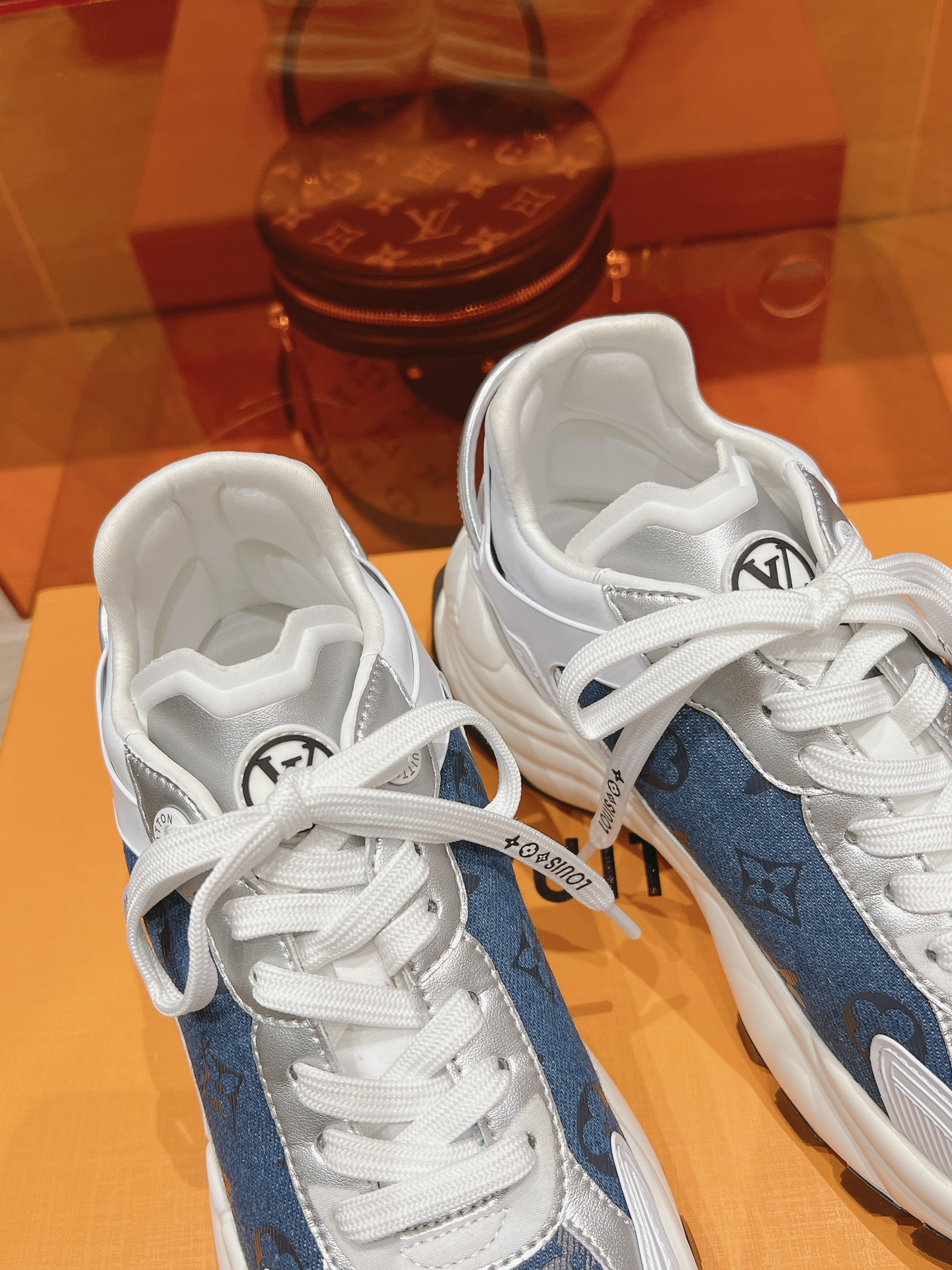 LOUIS VUITTON 高仿niek联名低帮运动休闲鞋