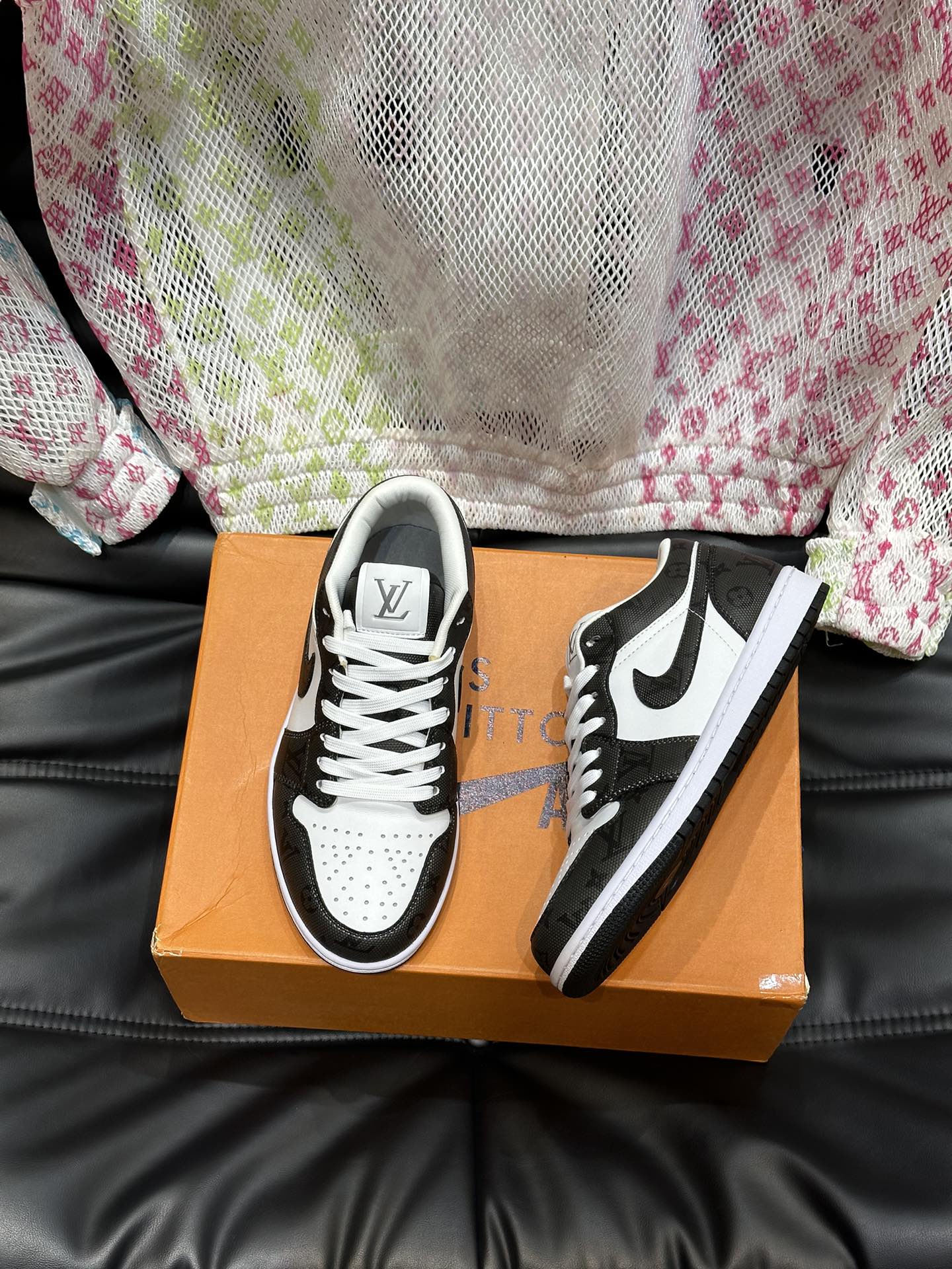 顶级高仿路易威登Nike联名设计男士低帮运动鞋 一比一复刻