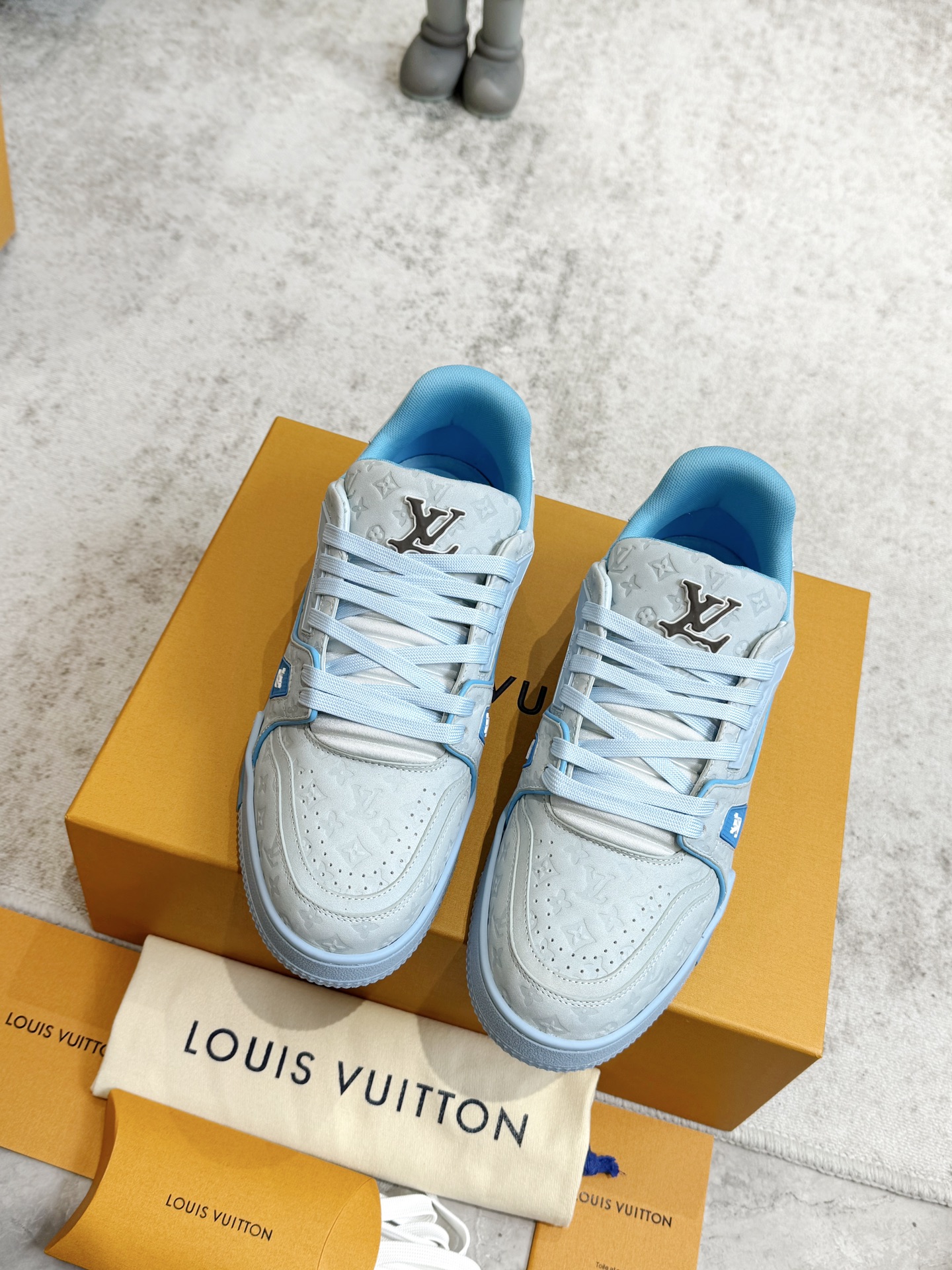 Louis Vuitton高仿男裝女裝運動休閒鞋老爹鞋復古跑鞋
