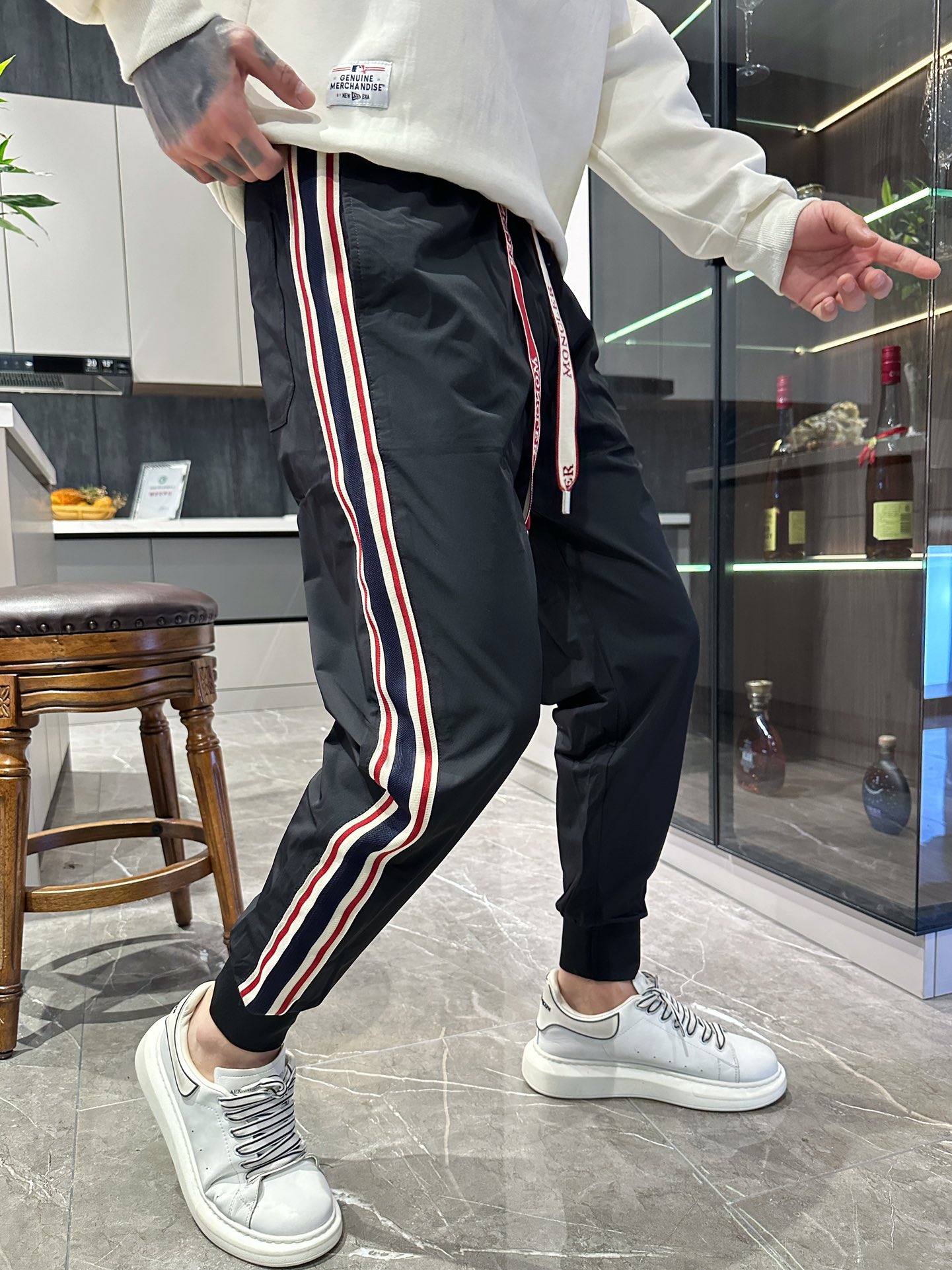 頂級高仿衣服Moncler男裝logo休閒純棉休閒運動褲