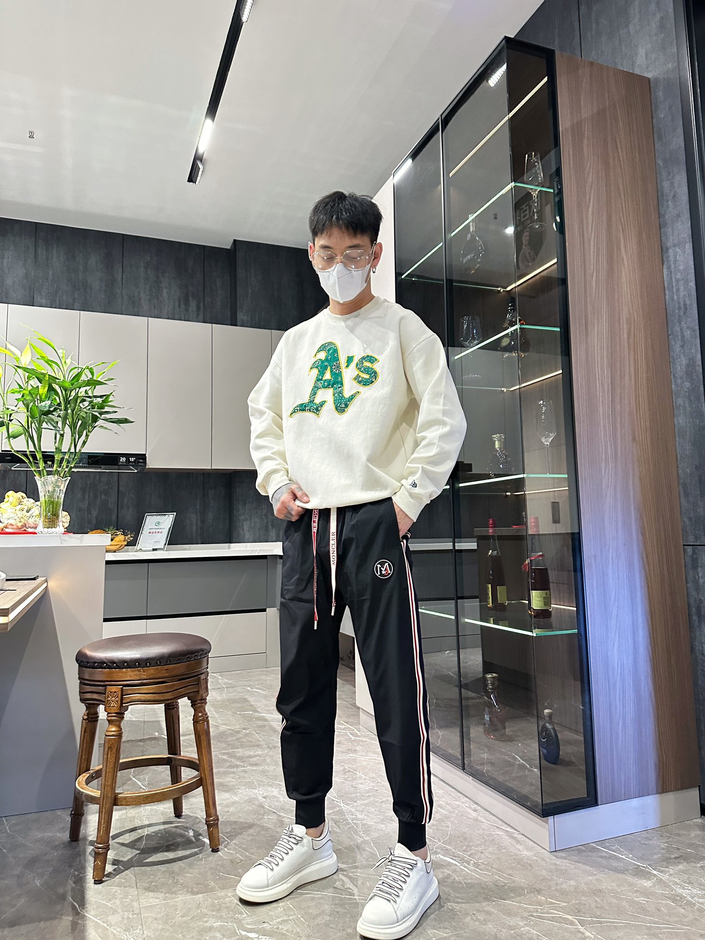 頂級高仿衣服Moncler男裝logo休閒純棉休閒運動褲