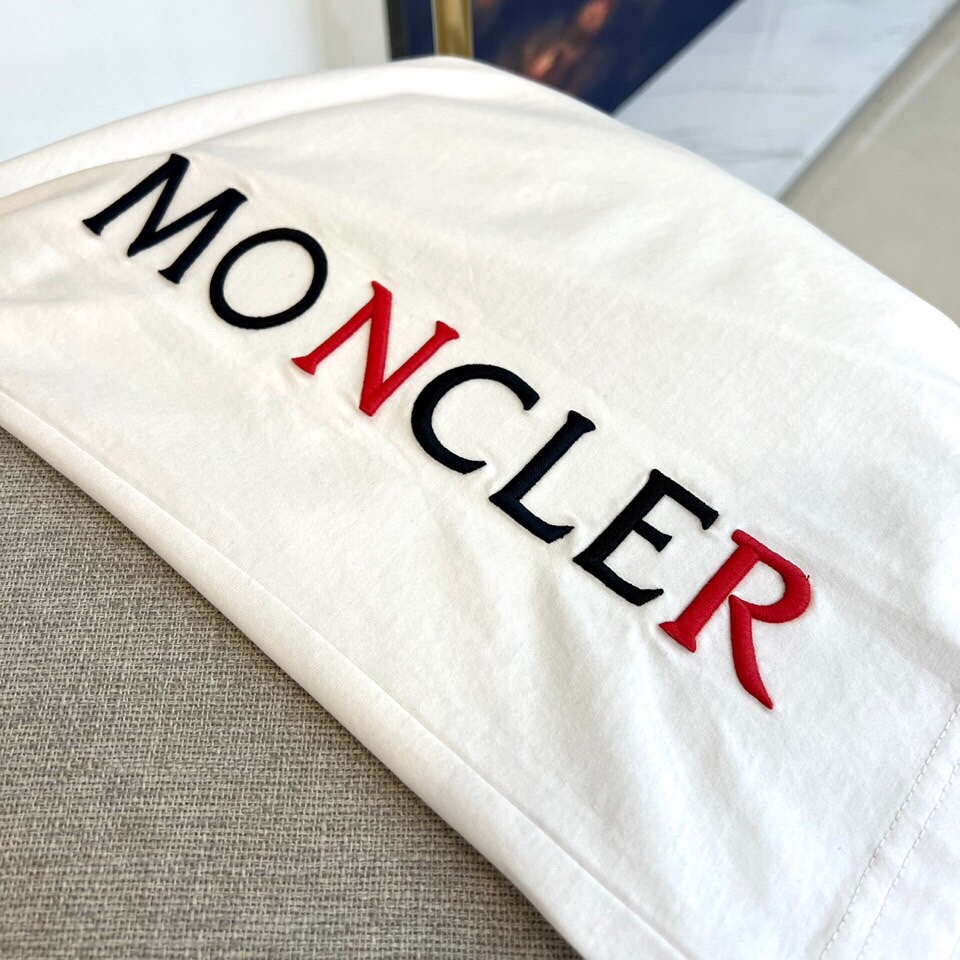 2024春夏新品logo刺繡圓領短袖T恤衫 一比一復刻 純棉蒙口高仿衣服