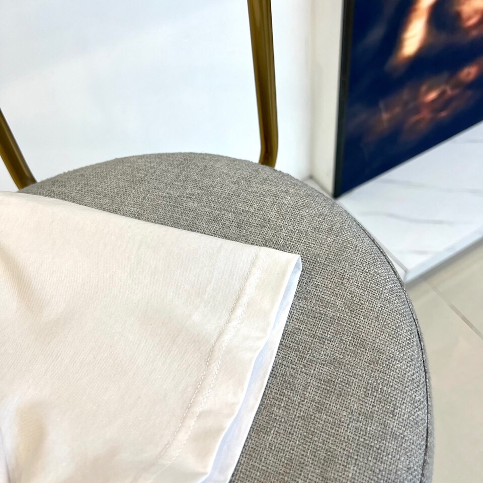 2024春夏新品logo刺繡圓領短袖T恤衫 一比一復刻 純棉蒙口高仿衣服