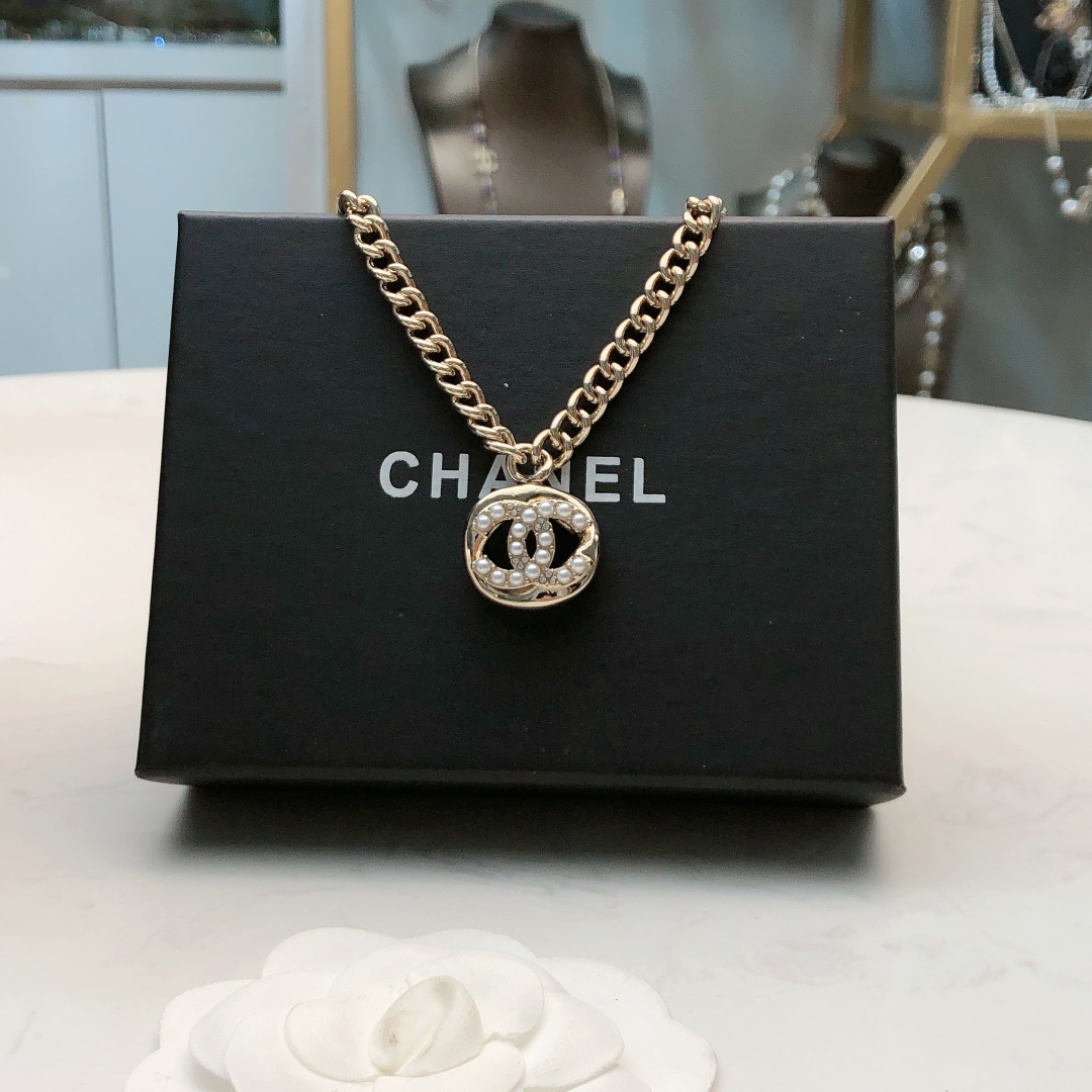 頂級高仿CHANEL香奈兒歐美奢侈品網站女款項鏈超級顯白