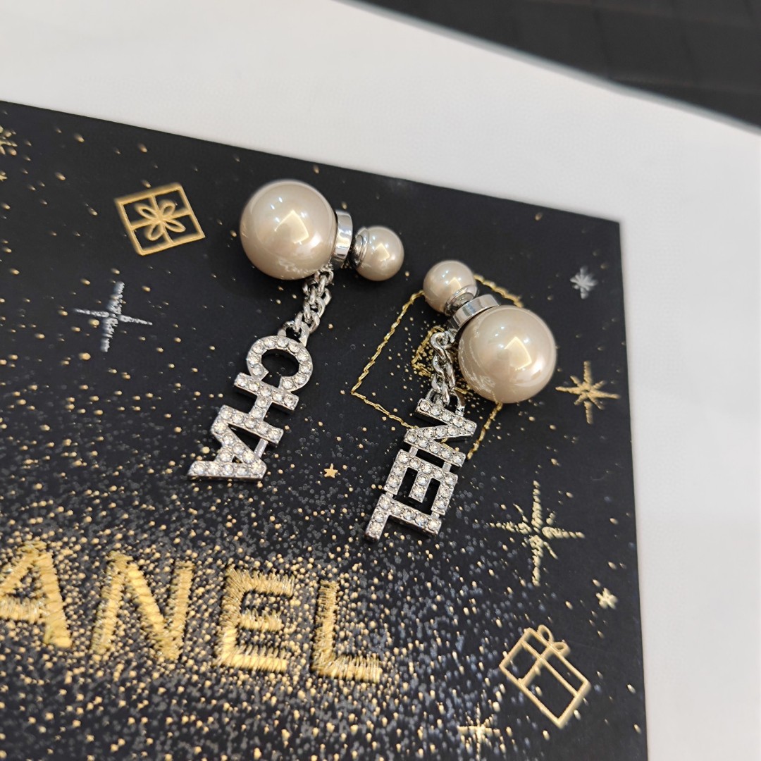 必入爆款 CHANEL高仿小香字母流蘇耳釘 18K