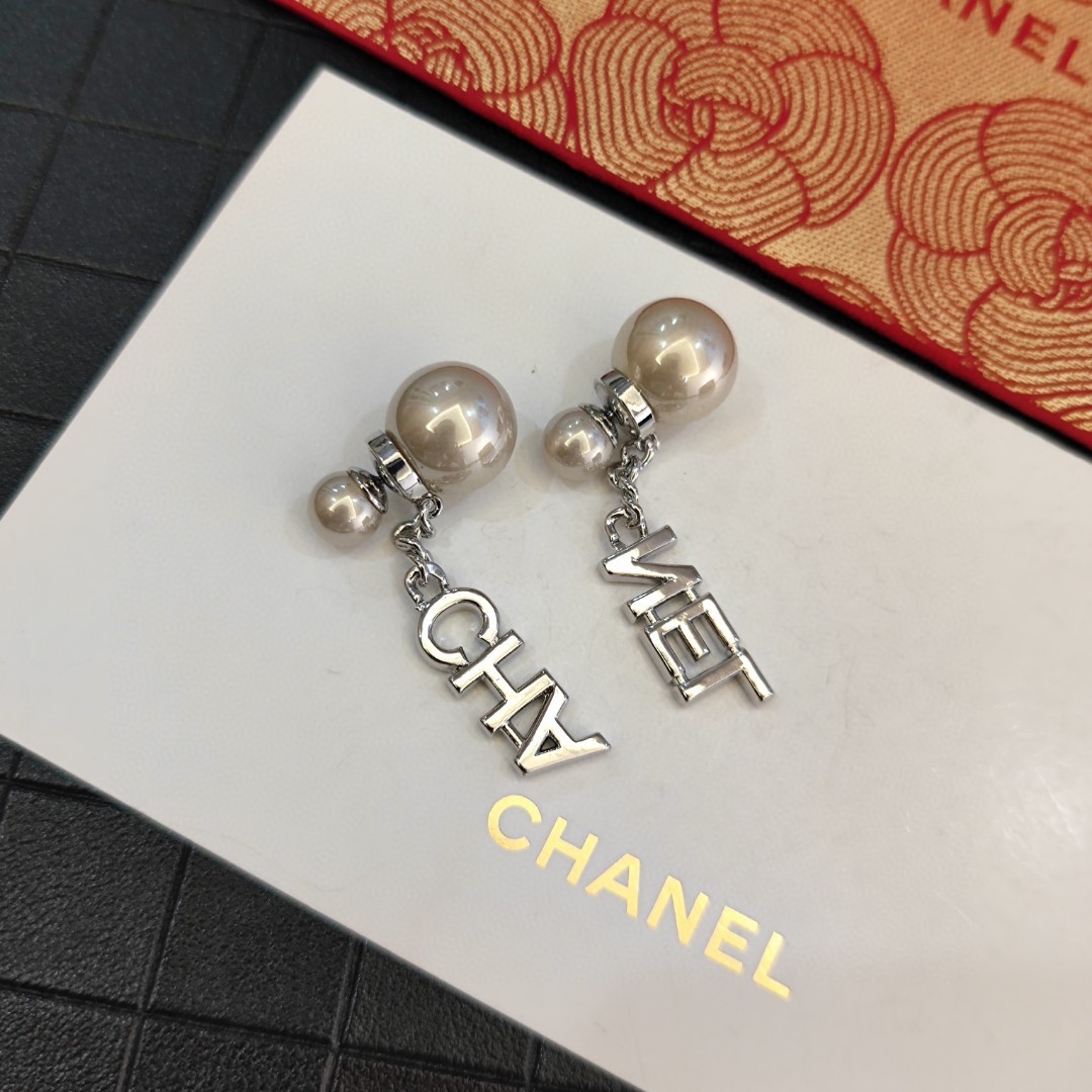 必入爆款 CHANEL高仿小香字母流蘇耳釘 18K
