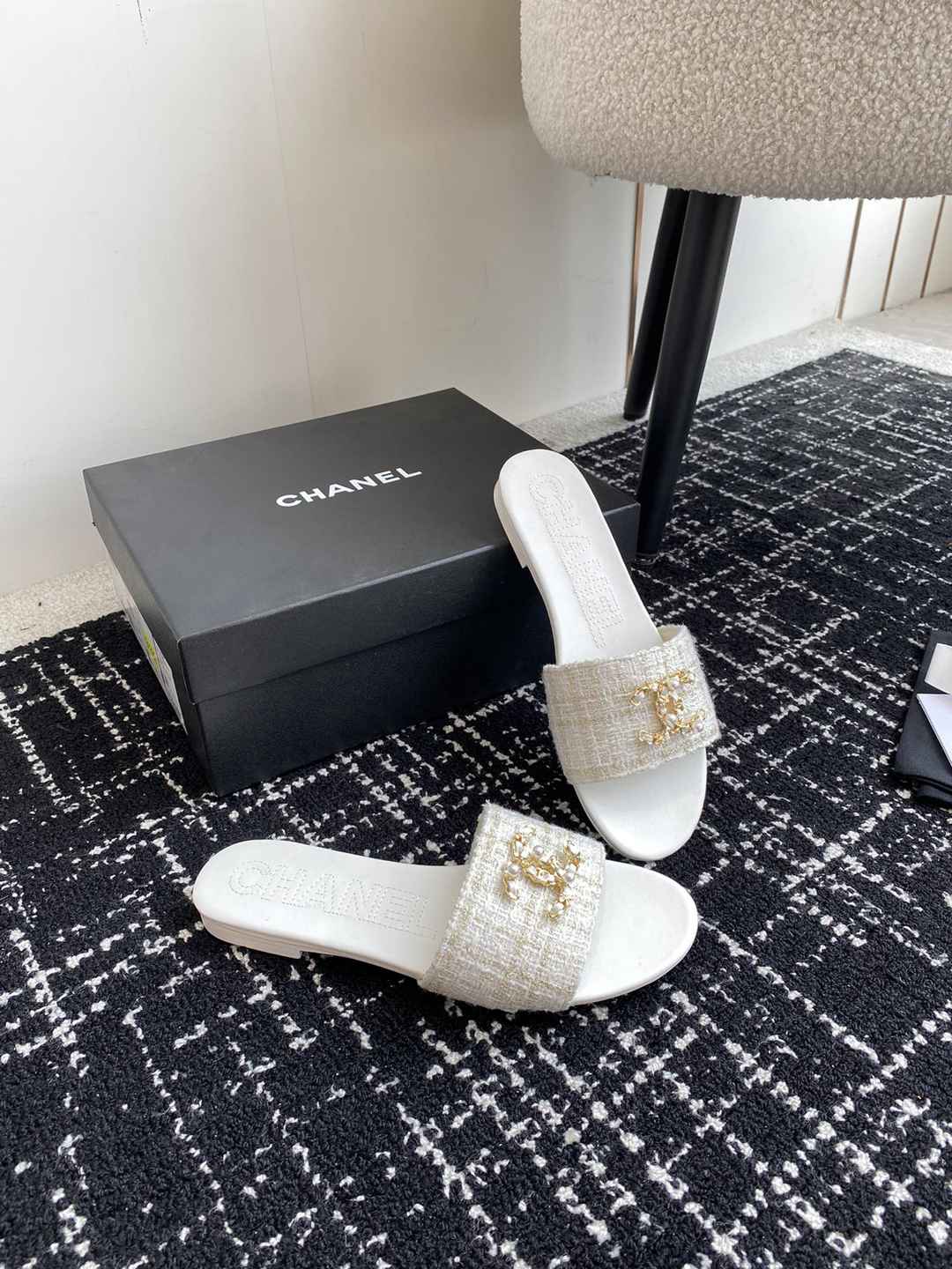 純手工打造 一比一 設計 CHANEL 簡約百搭 超美設計女款懶人拖鞋