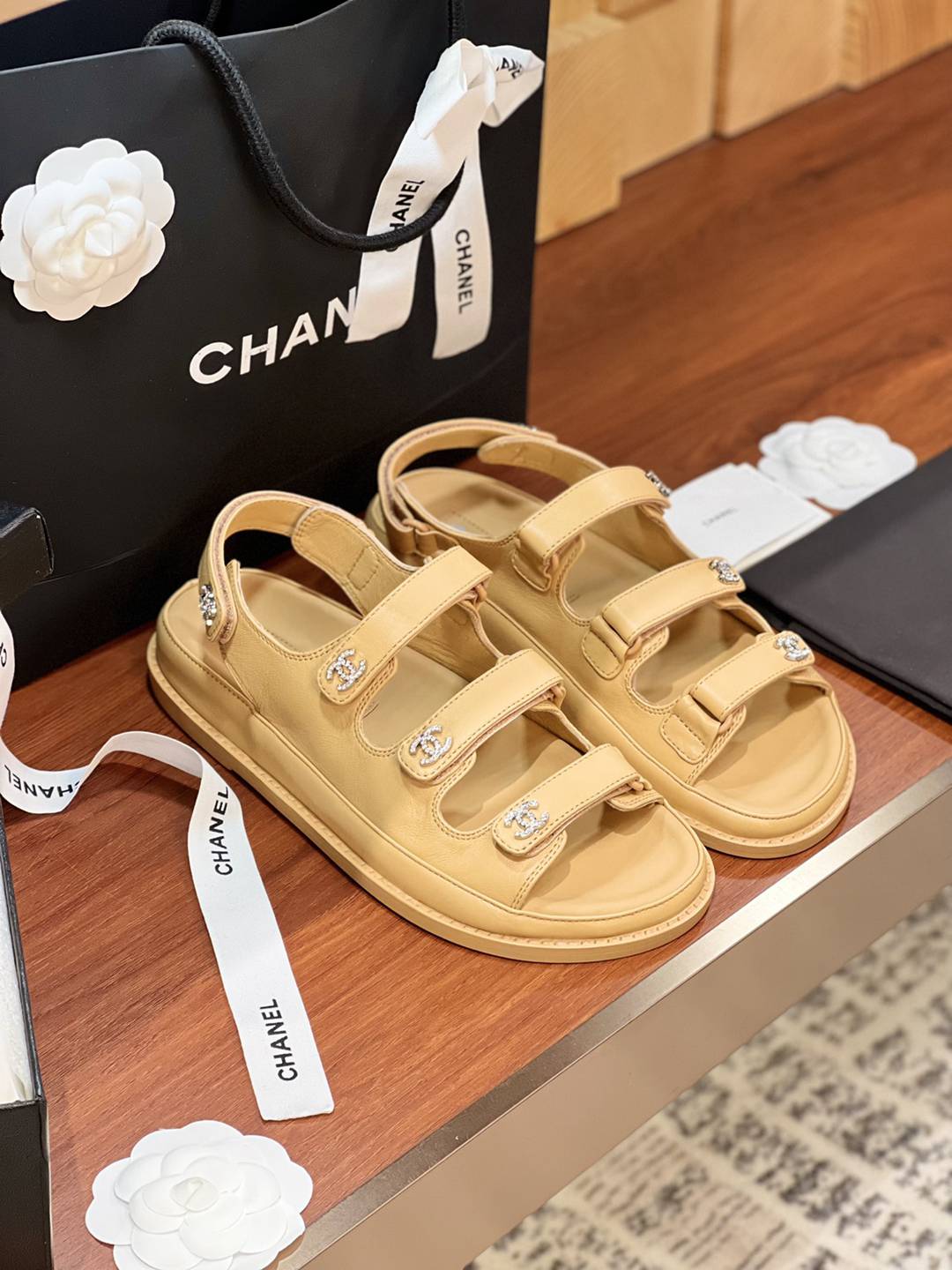 CHANEL香奈兒一比一復刻真皮女款涼鞋時尚沙灘鞋