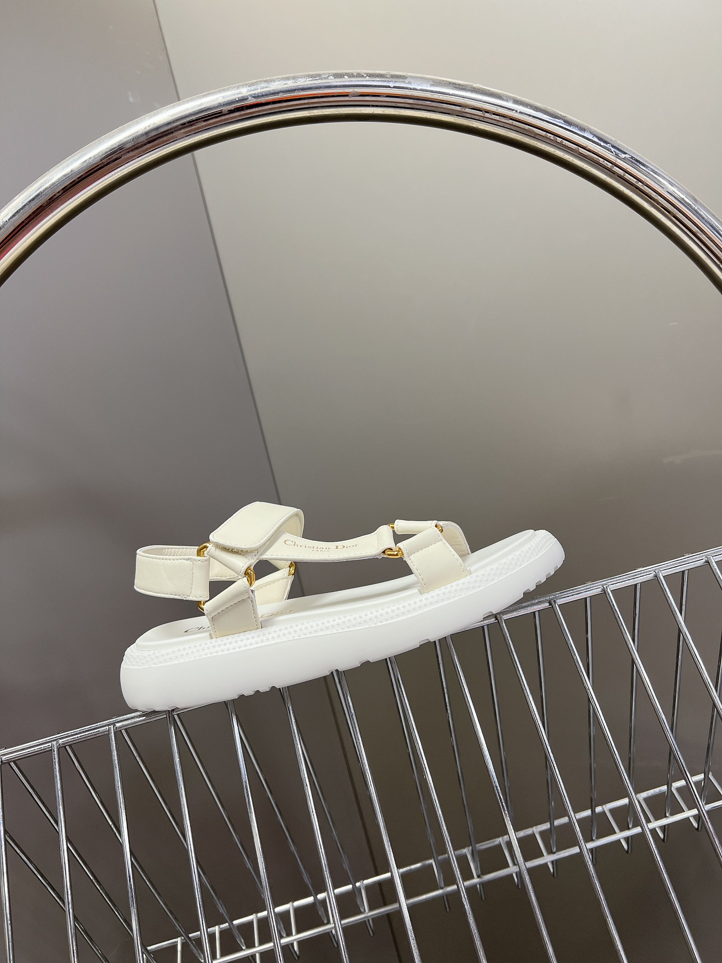 DIOR 最新品高仿魔術貼涼鞋 白色