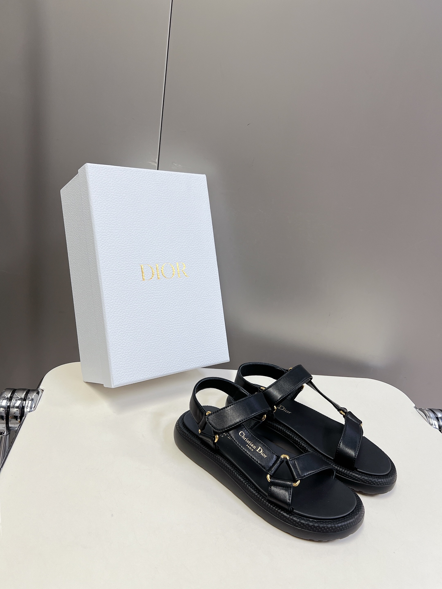 羊皮內裡正品開模頂級高仿DIOR女款涼鞋 黑色