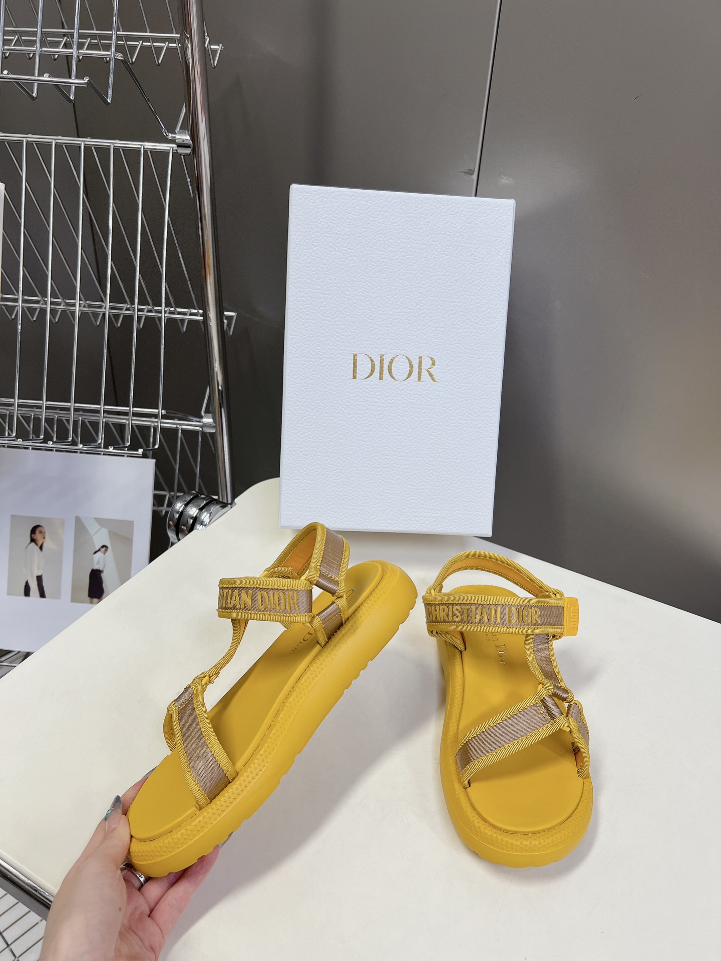 DIOR最新品魔術貼涼鞋超多網紅種草女款涼鞋 一比一復刻