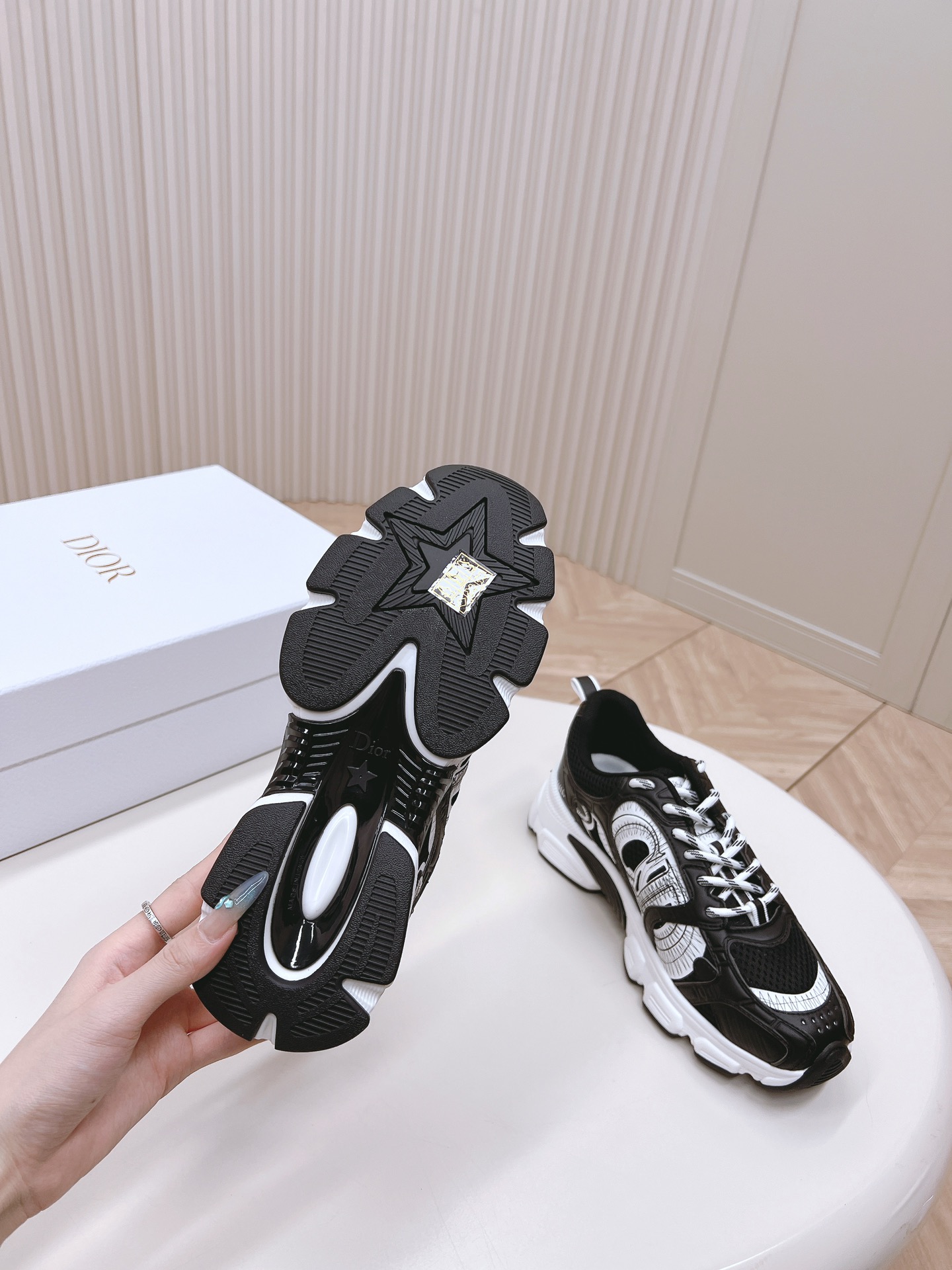 DIOR Chrono 新款休閒運動鞋老爹鞋 真的酷斃了 十分好看