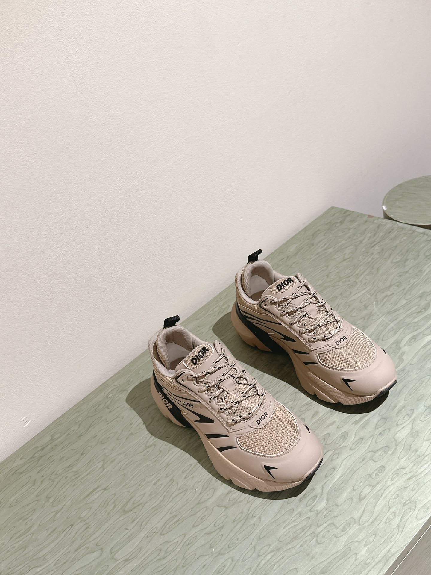 定制專櫃同步一比一復刻DIOR男女款休閒鞋