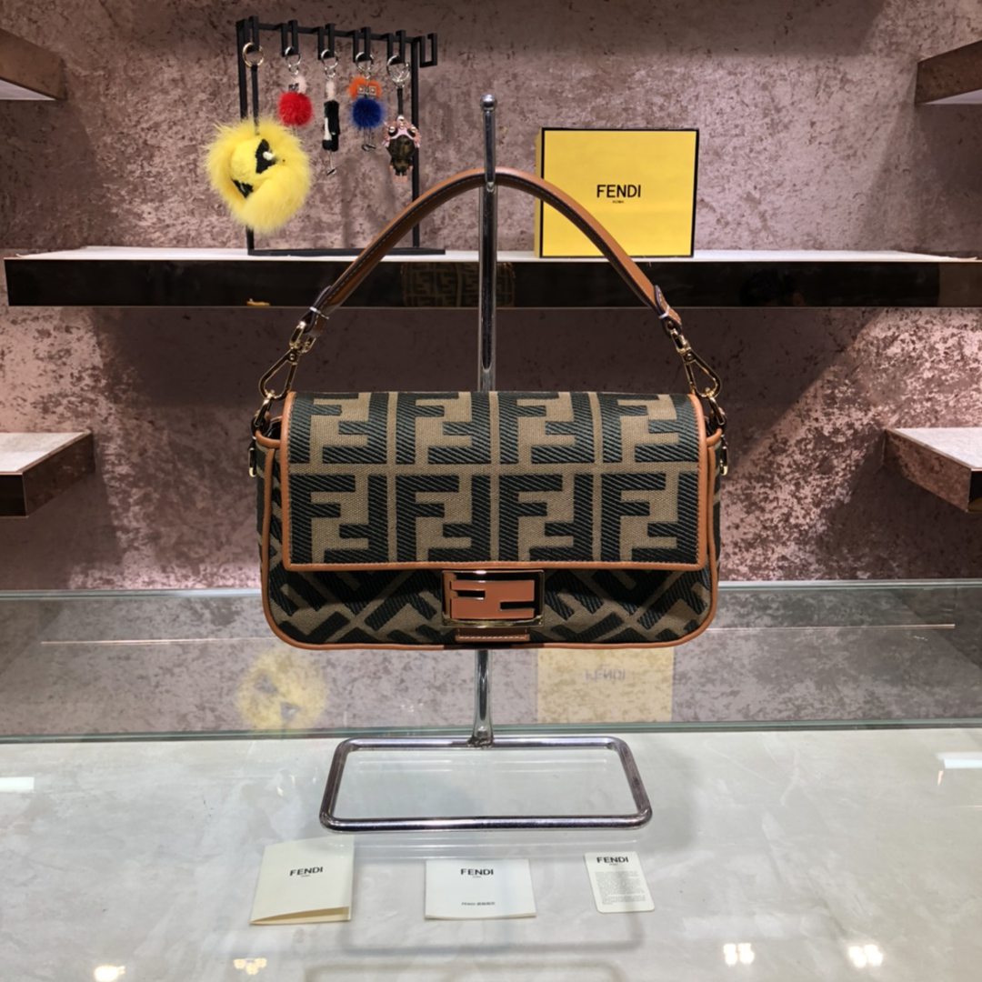 Fendi芬迪頂級精仿包包手提包單肩包 Baguette中号