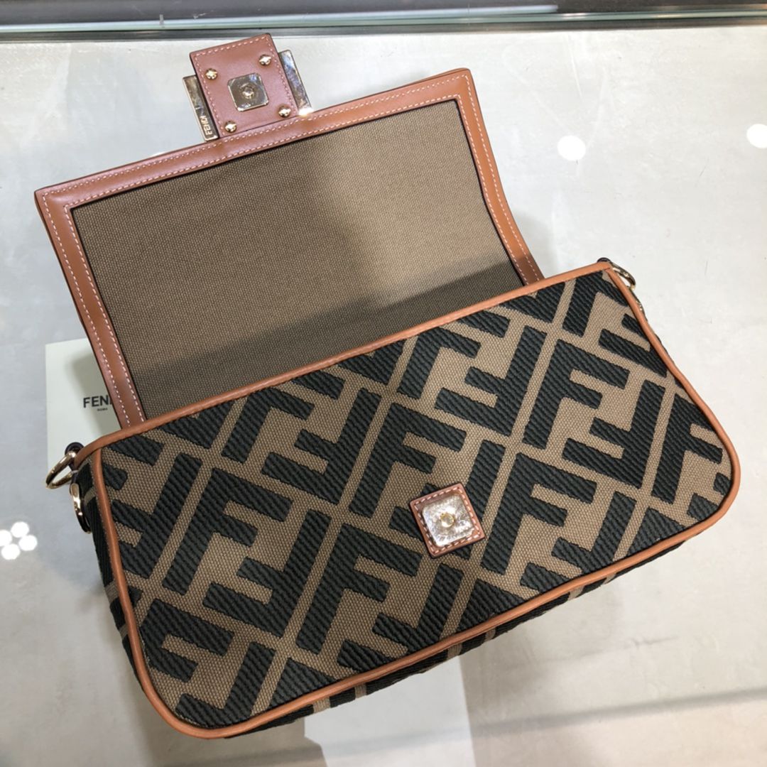 Fendi芬迪頂級精仿包包手提包單肩包 Baguette中号