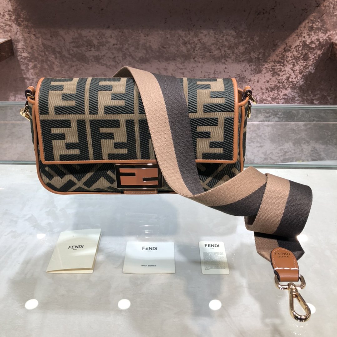 Fendi芬迪頂級精仿包包手提包單肩包 Baguette中号