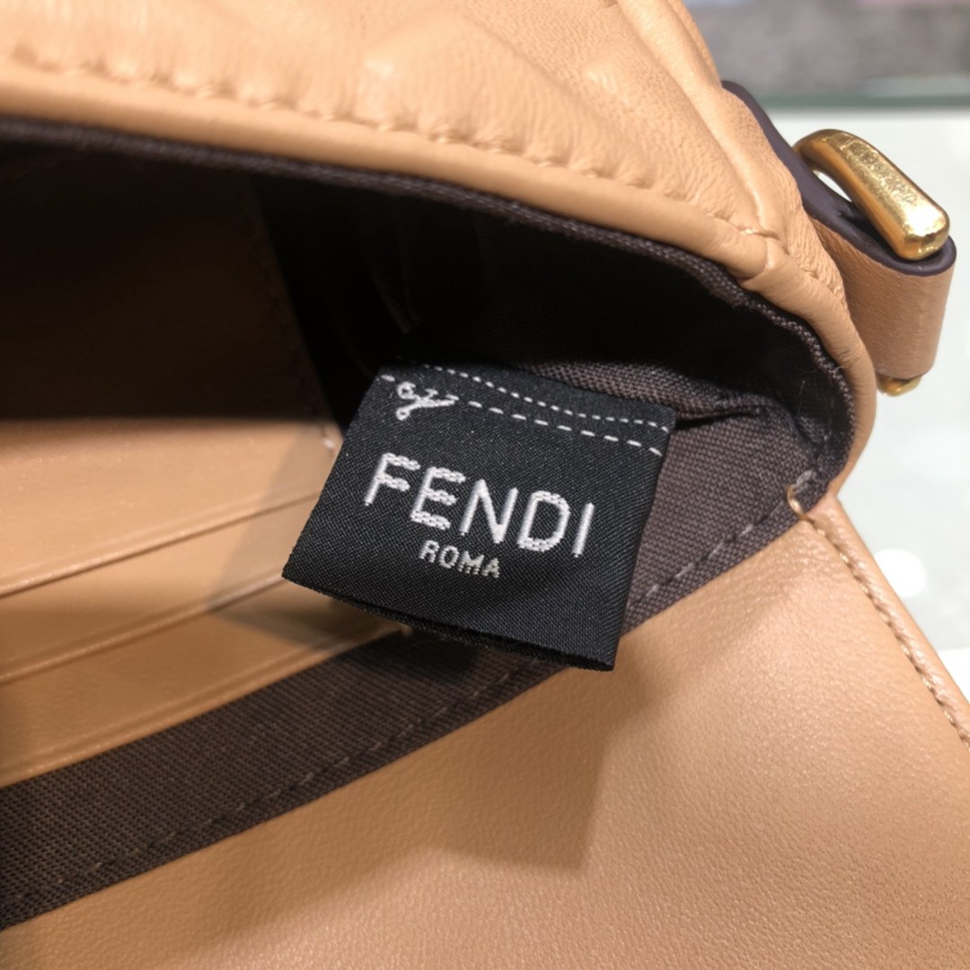 芬迪一比一原單Fendi單肩包真皮斜挎包