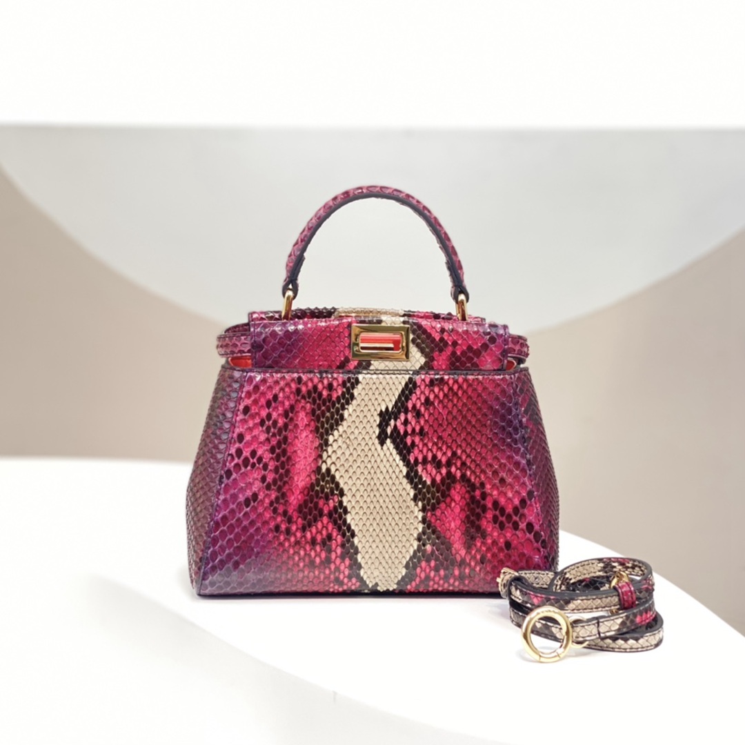 Fendi peekaboo Mini 蛇皮材質頂級真皮2024新品女款手提包 奢侈感十足