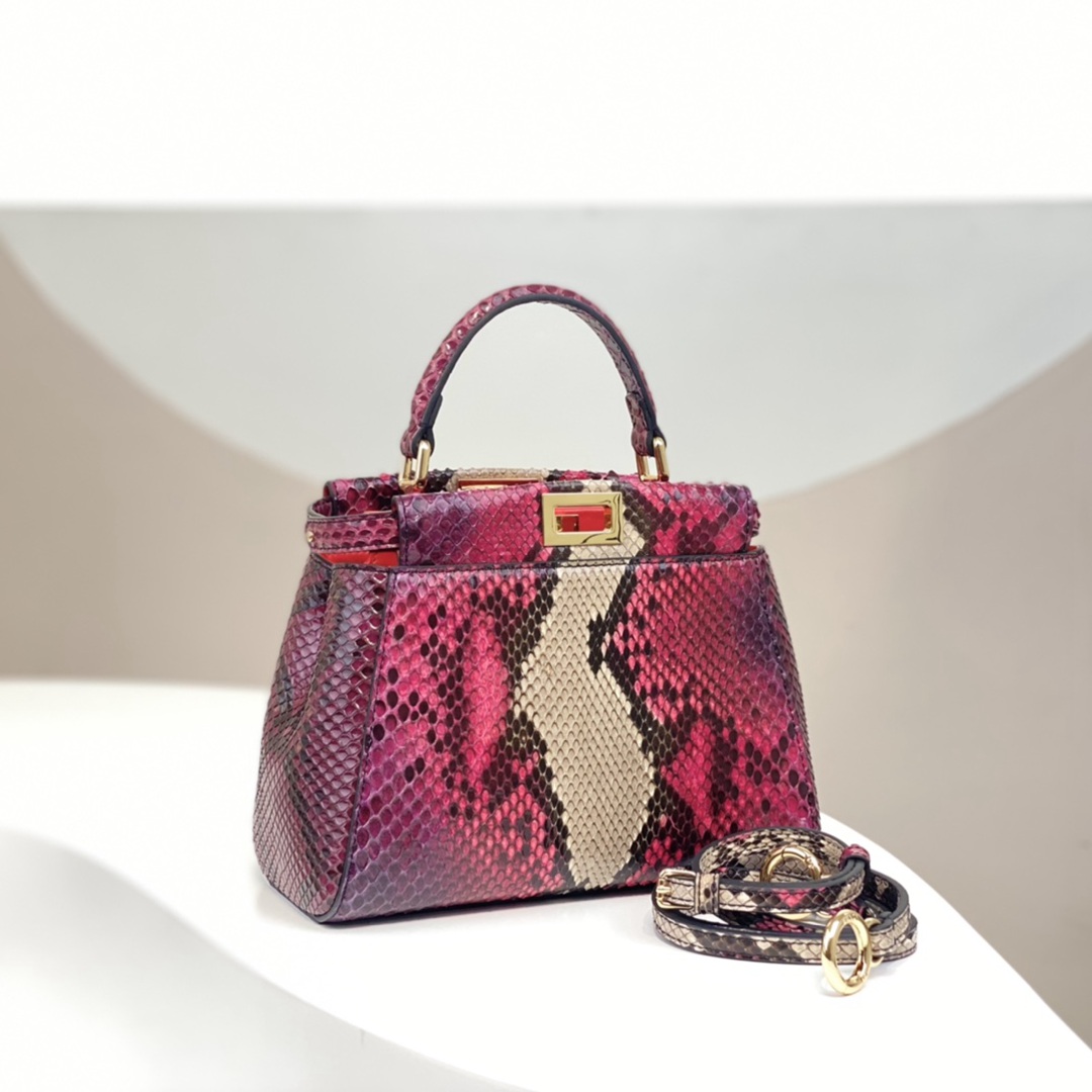 Fendi peekaboo Mini 蛇皮材質頂級真皮2024新品女款手提包 奢侈感十足