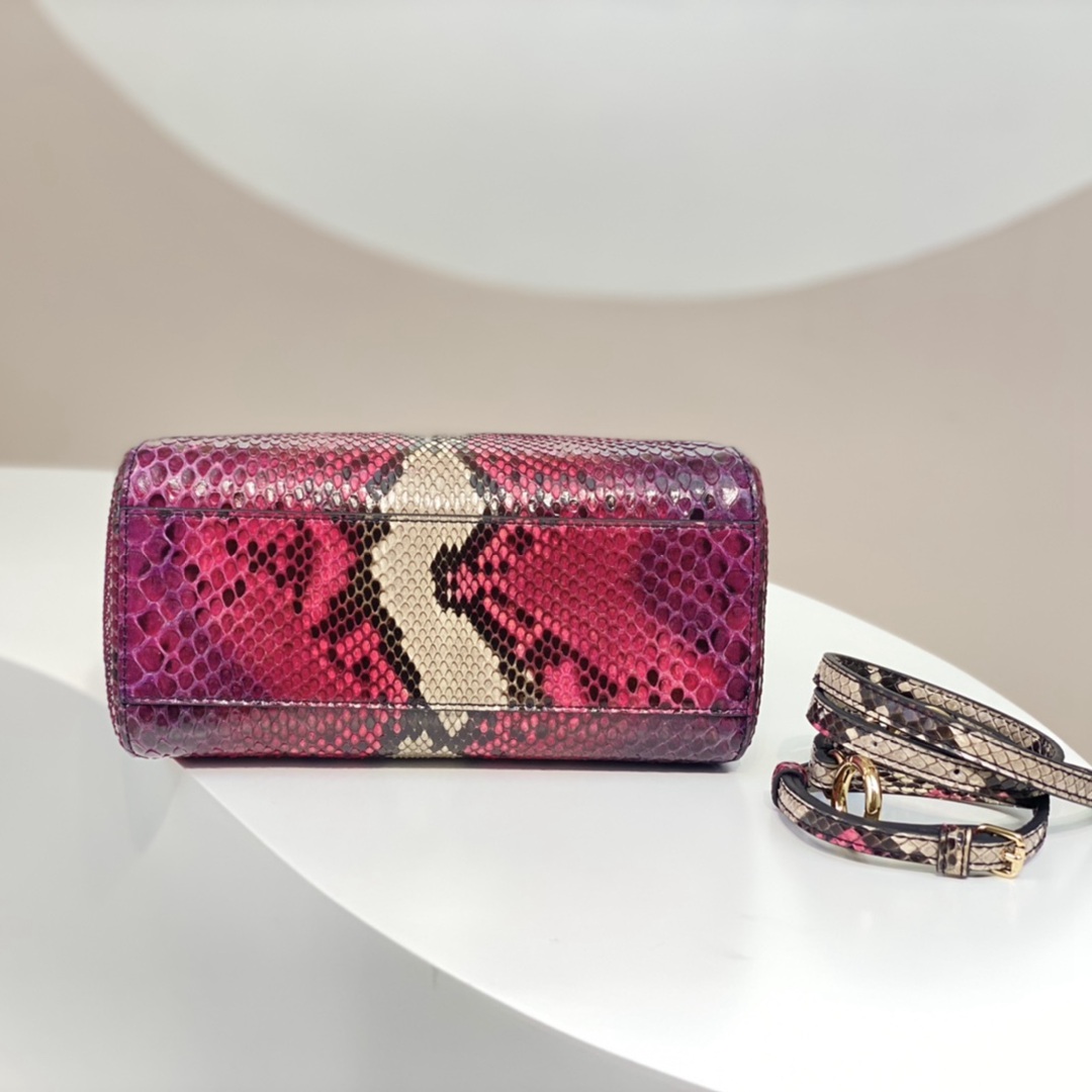 Fendi peekaboo Mini 蛇皮材質頂級真皮2024新品女款手提包 奢侈感十足