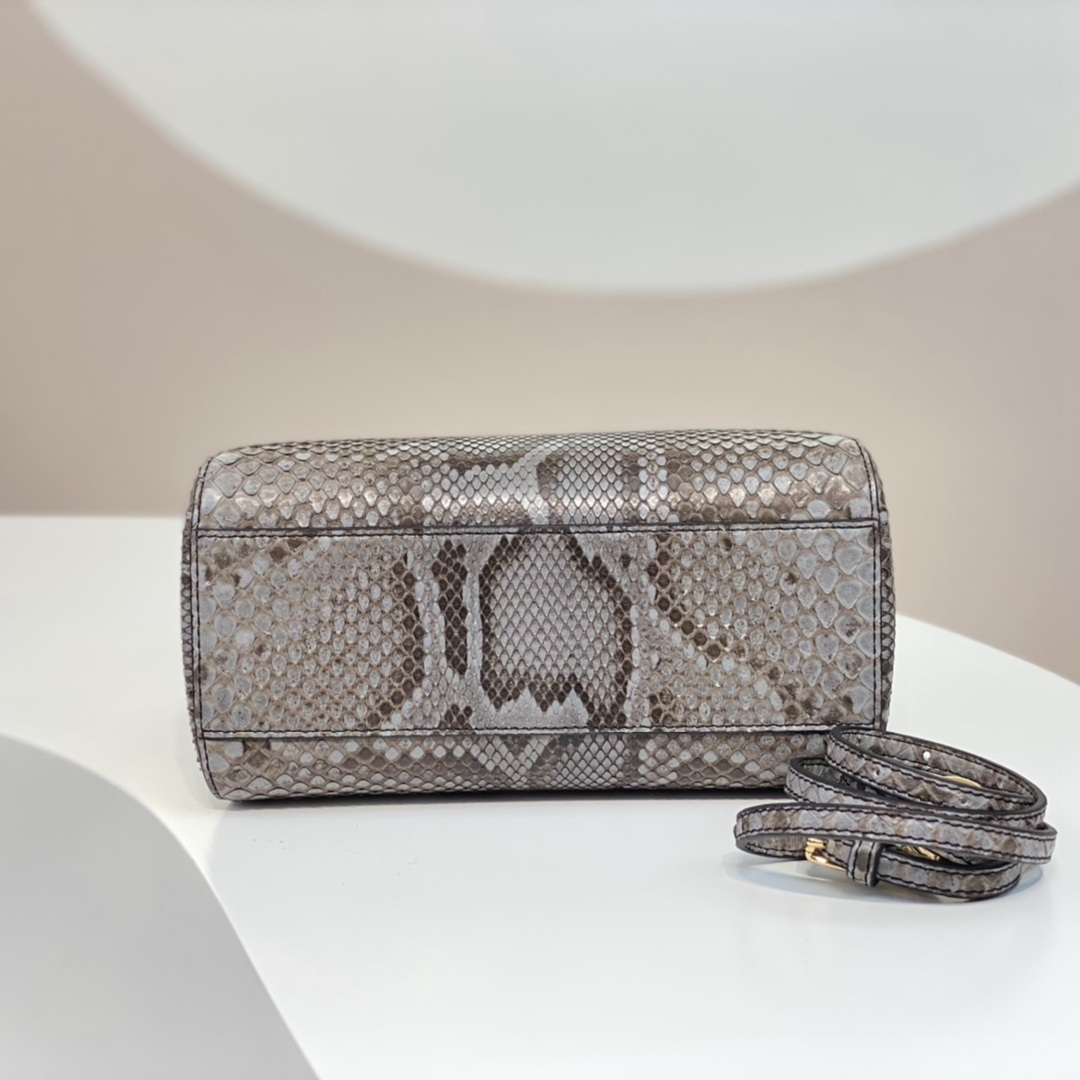 Fendi peekaboo 頂級一比一羊皮材質新品手提包女款包包