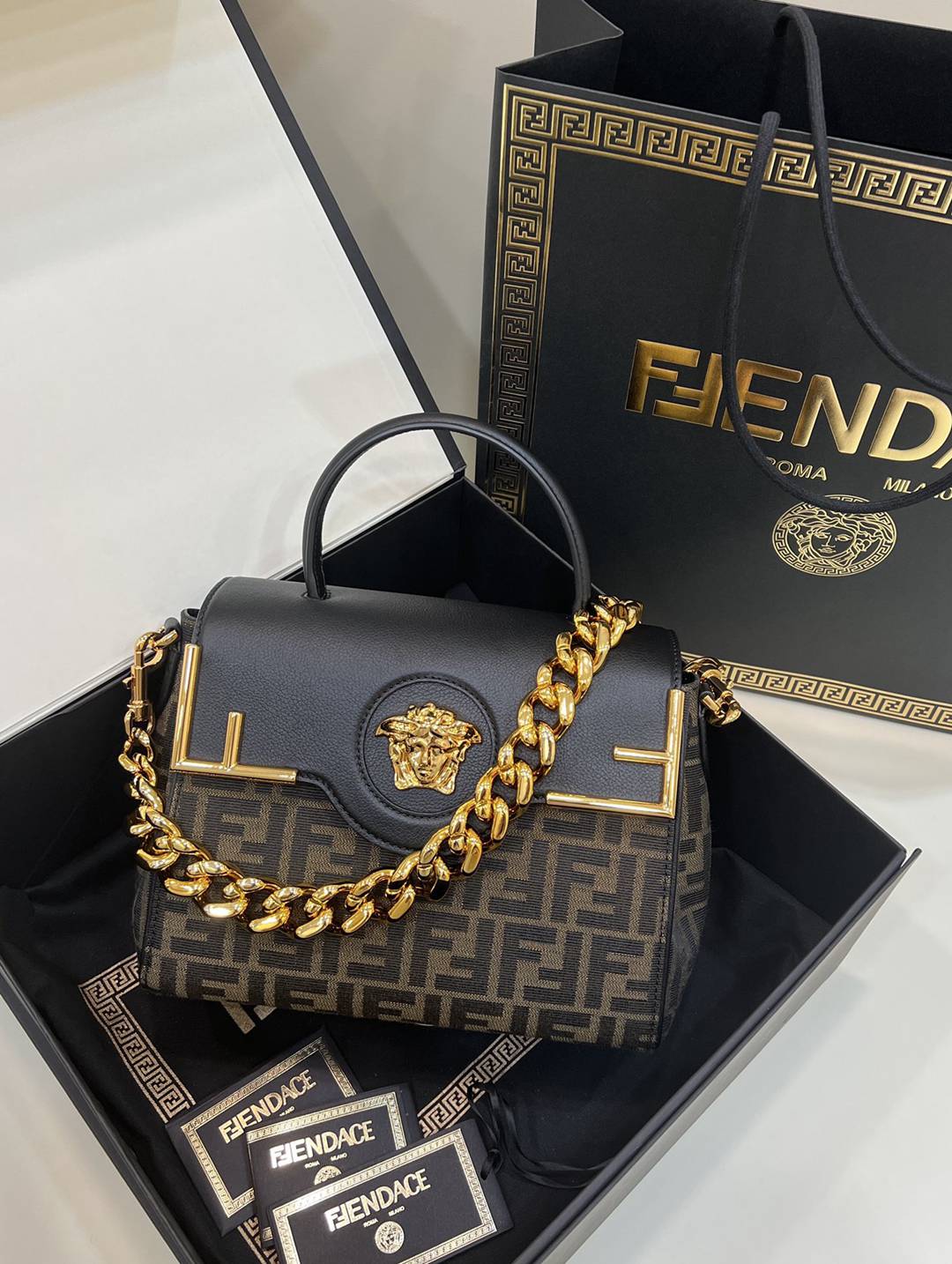 范思哲芬迪聯名設計Fendi高仿包包女款包包手提包鏈條包