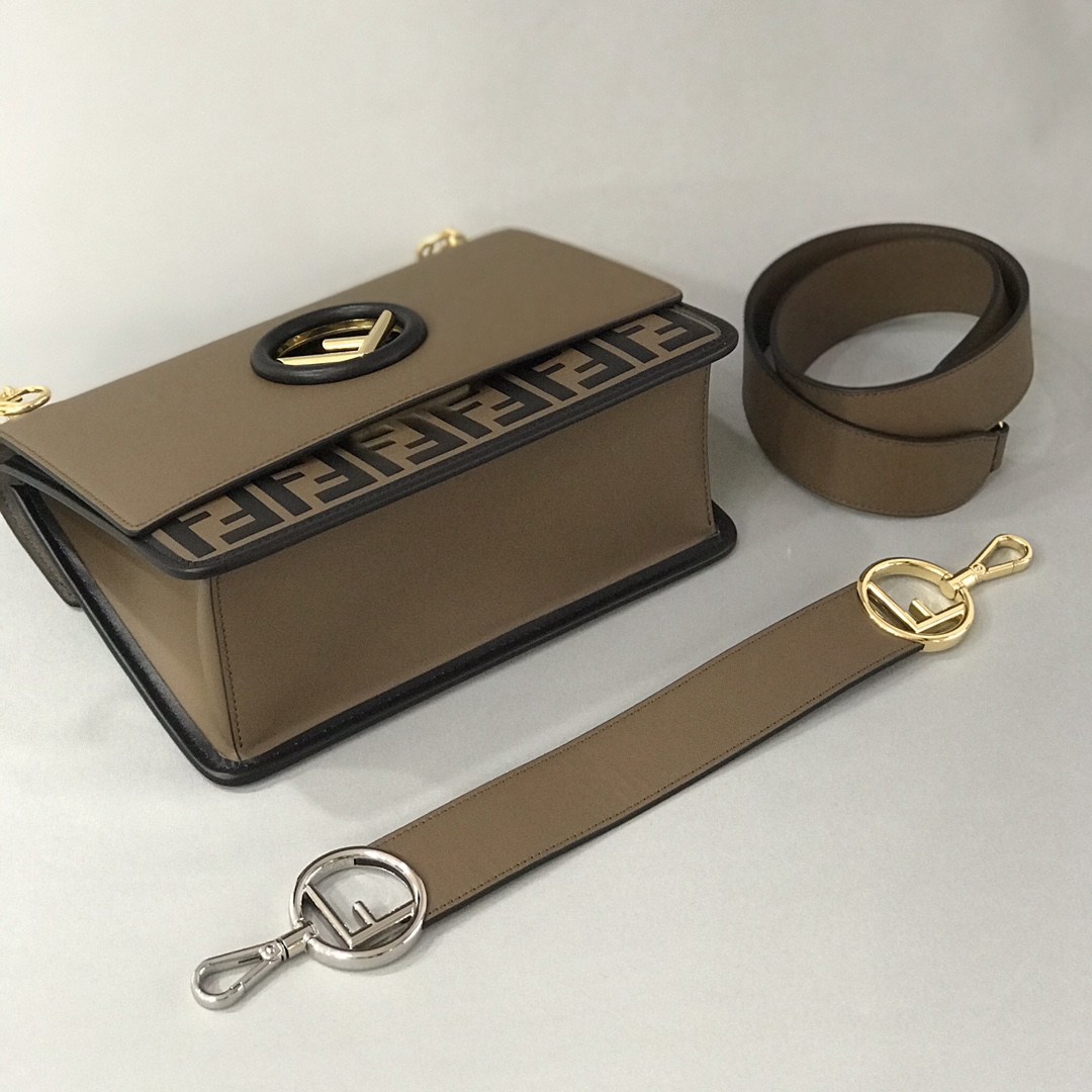 Fendi精仿原版牛皮包包斜挎包25CM