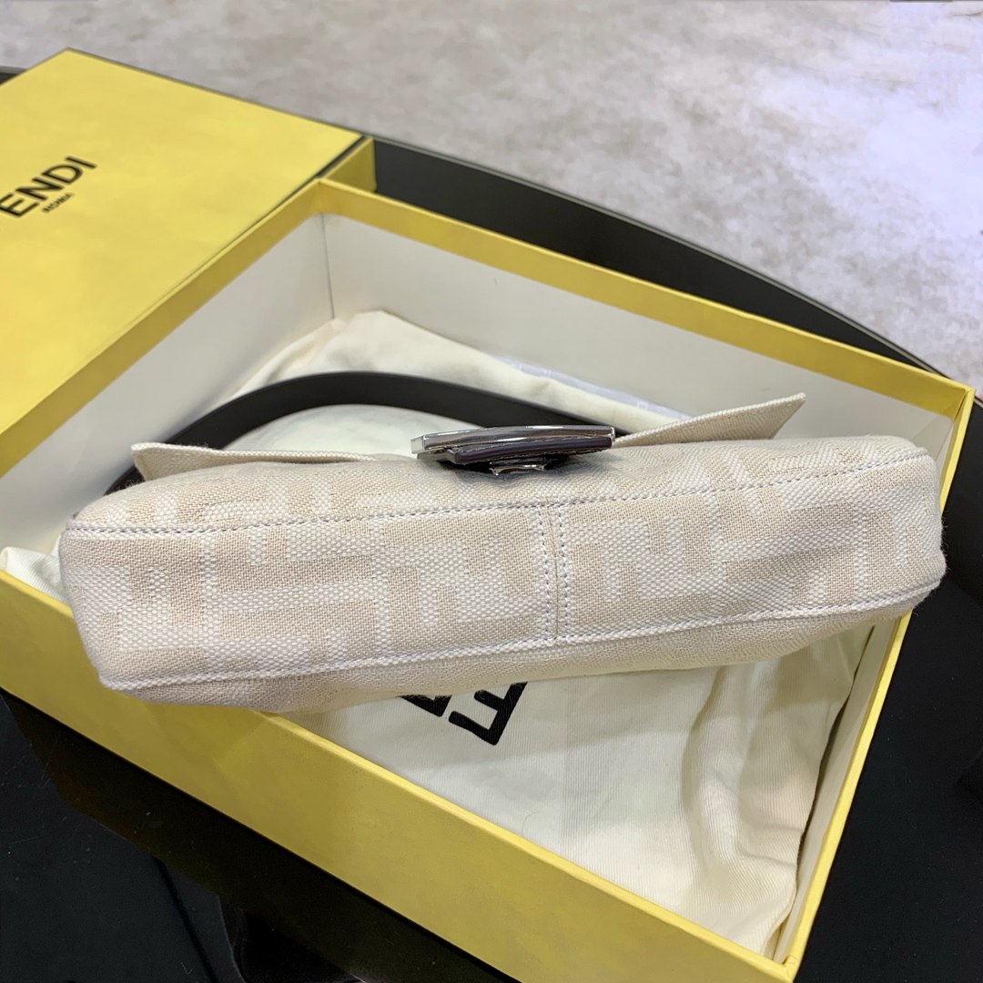 Fendi芬迪一比一奶油法棍包腋下包