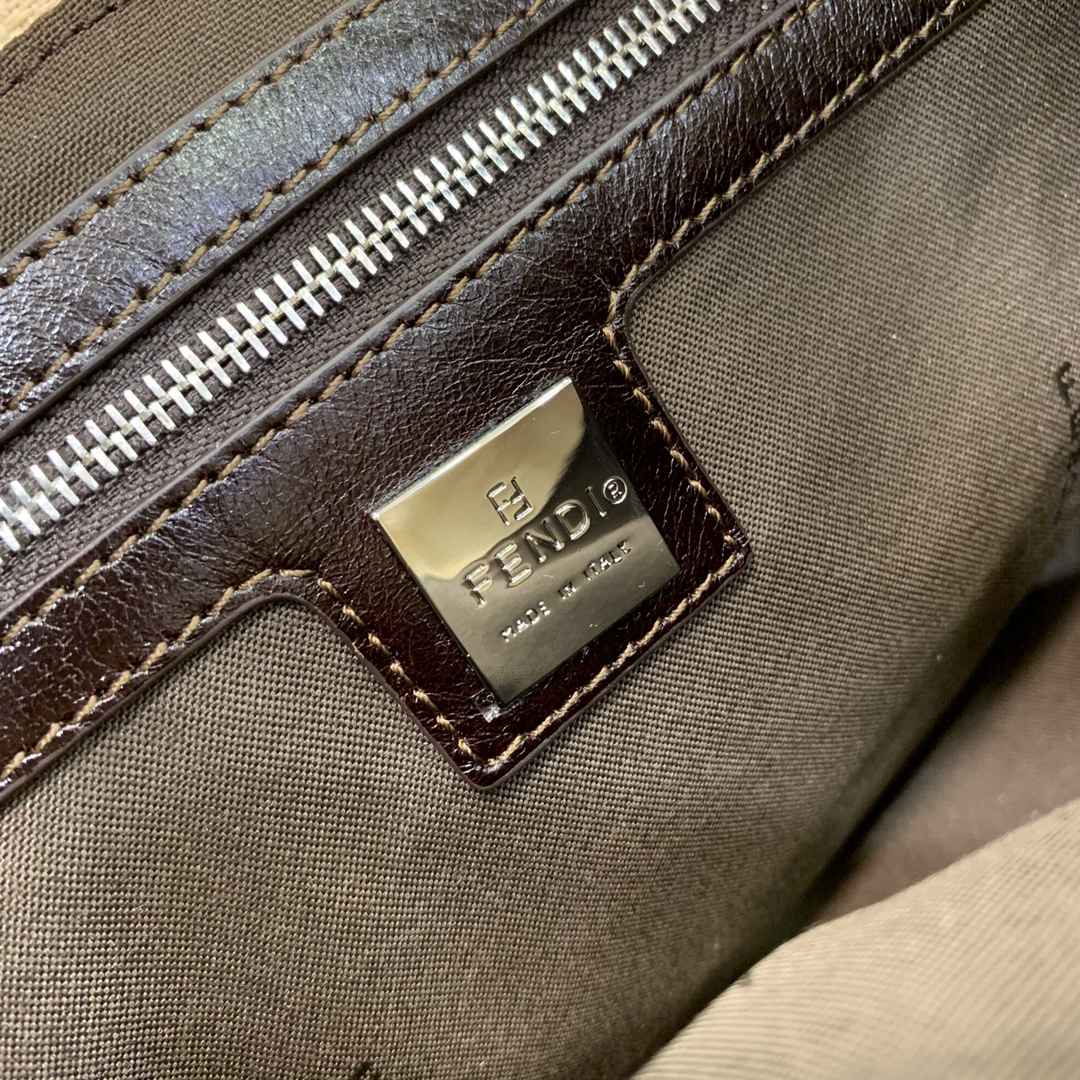 Fendivintage 奶油法棍包A貨腋下包