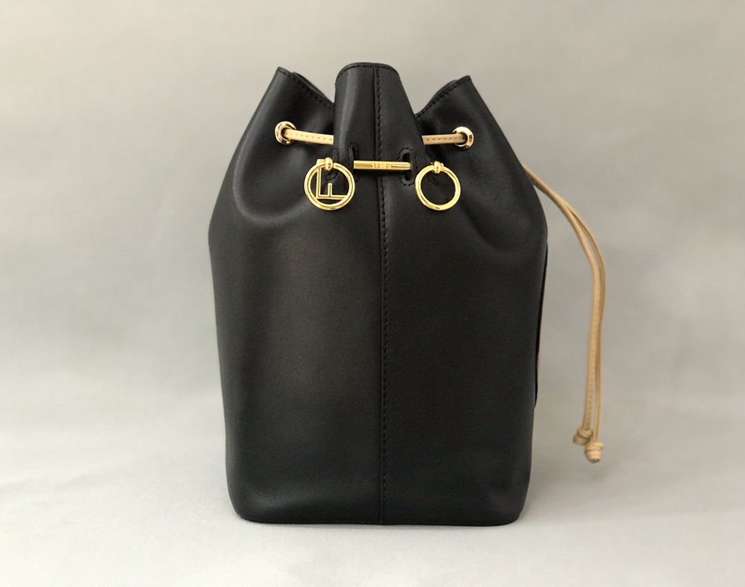 頂級原單芬迪Mon Tresor 斜挎包水桶包17CM