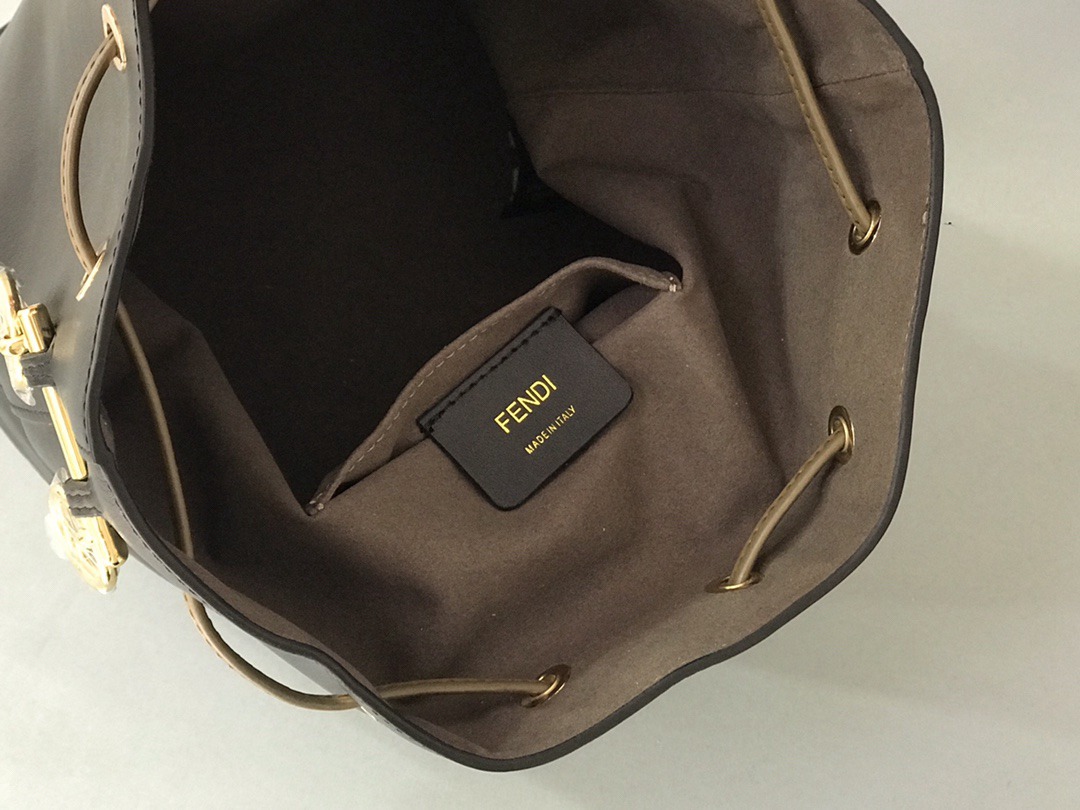 2024新品Fendi 原單 Mon Tresor 系列雙肩包水桶包