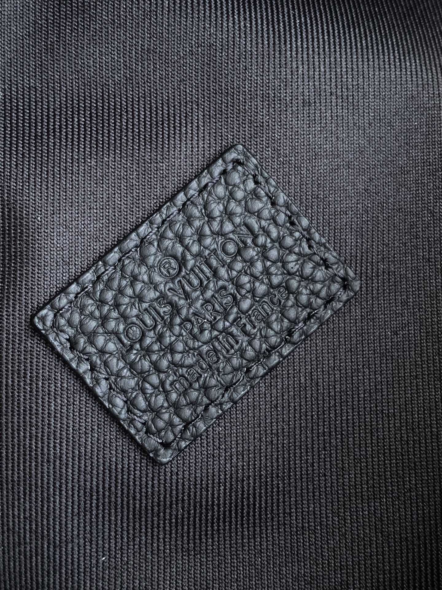 頂級原單M47058 路易威登LOUIS VUITTON壓花胸包