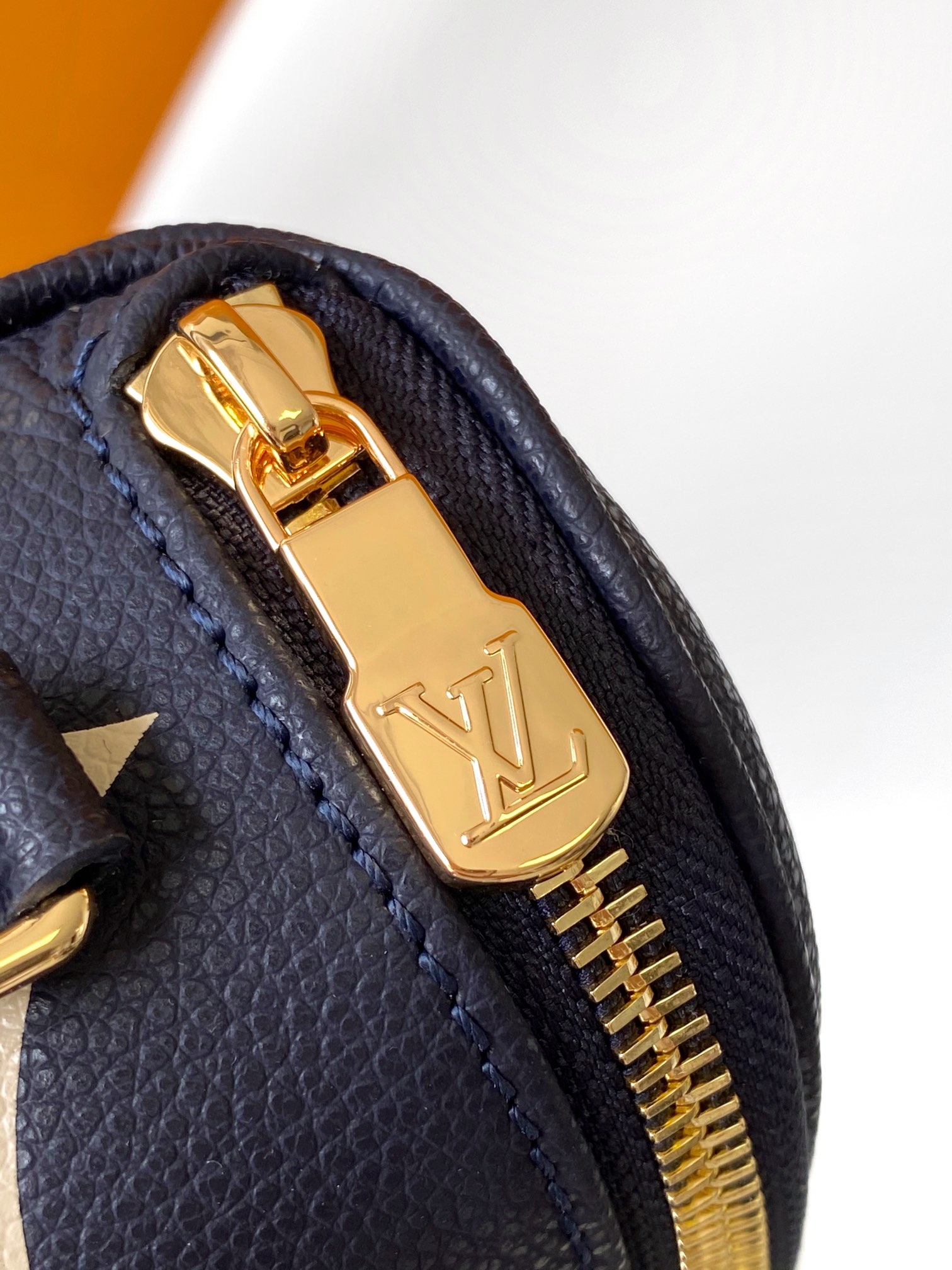 M85636路易威登LOUIS VUITTON頂級原單Mini Bumbag單機包