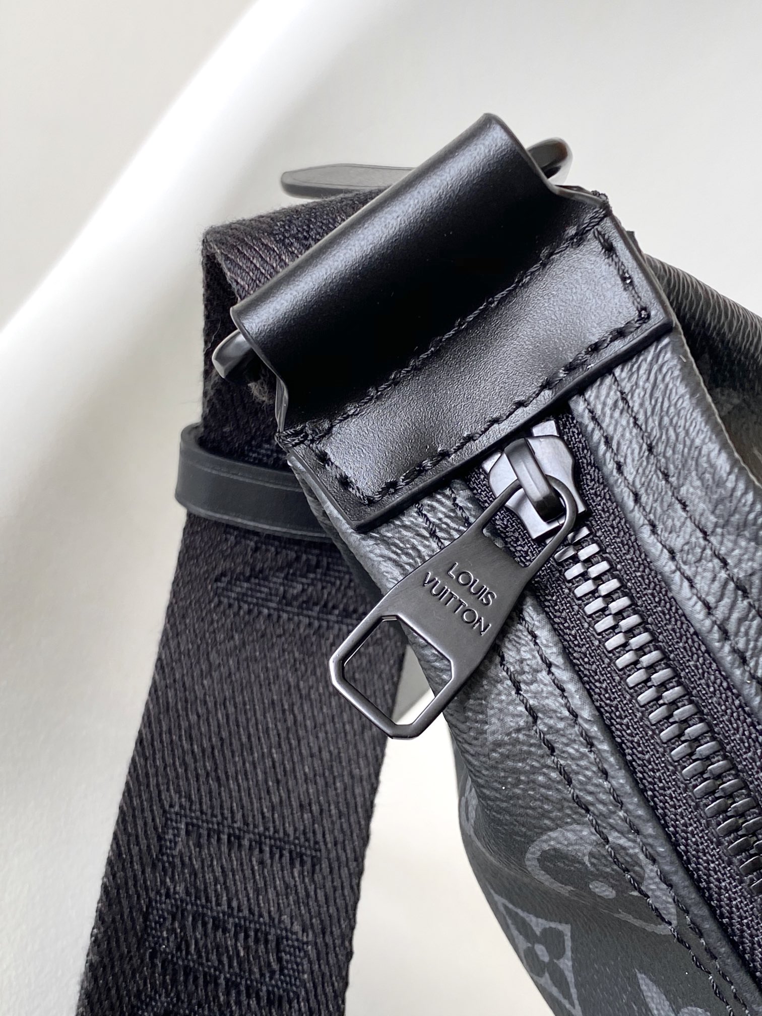 M47158獨家精品包包路易威登LVHamac小號手袋Monogram Eclipse 塗層