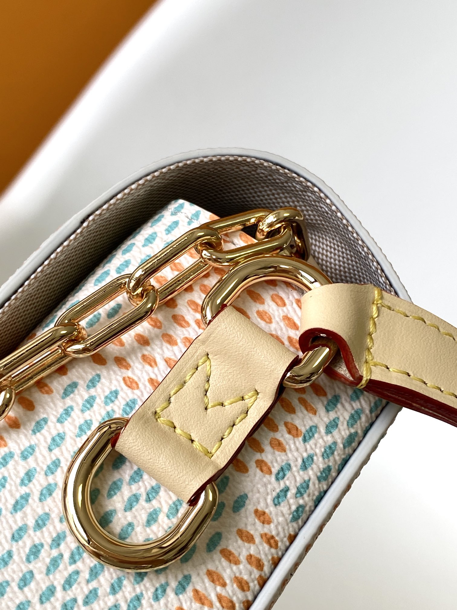 M40674頂級高仿路易威登LV真皮包包 Damier Heritage 單肩包 mini