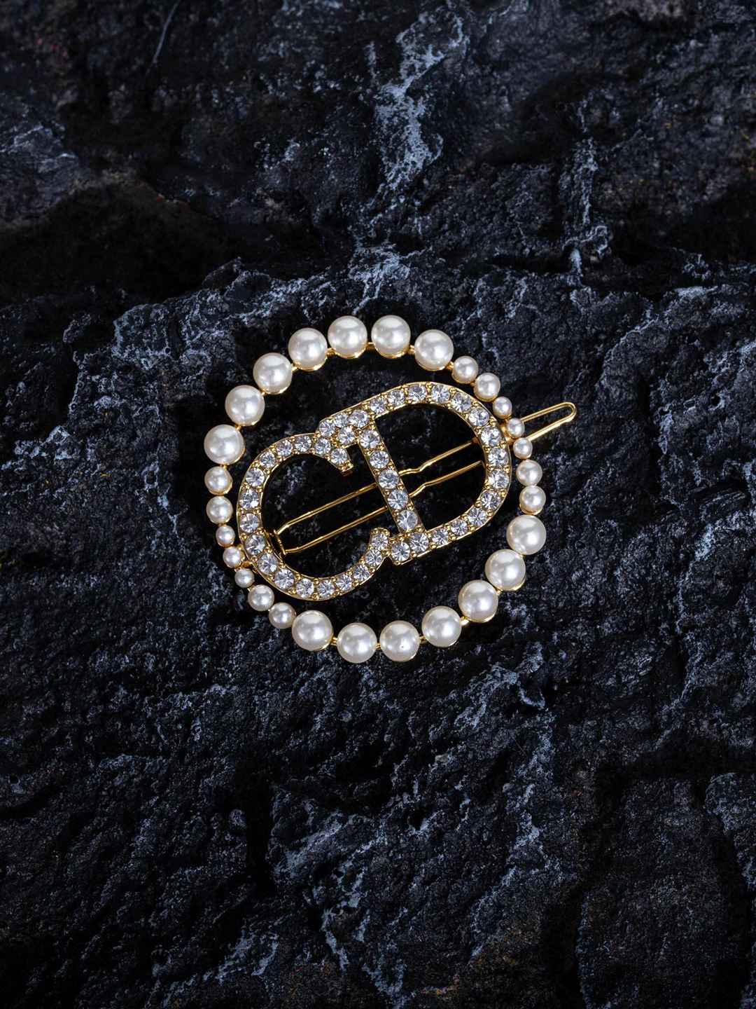 高端定制版本DIOR logo設計批發零售胸針