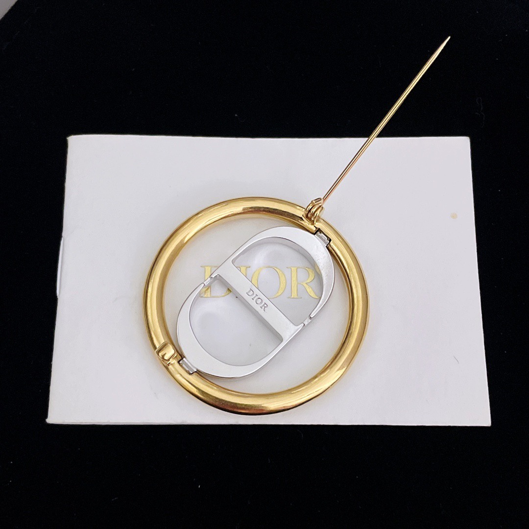 金圈銀DIOR高仿胸針春夏新品專櫃同步