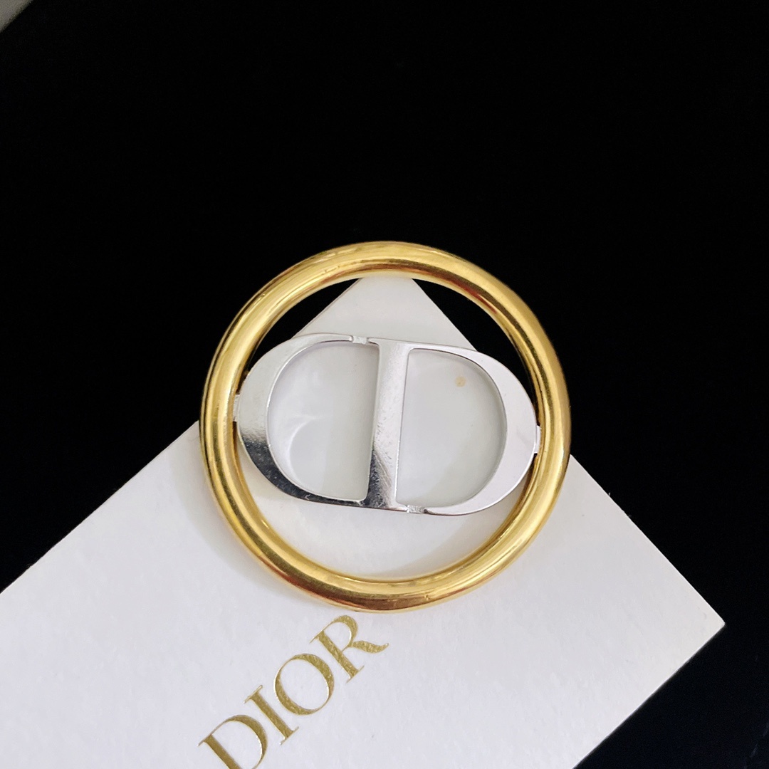 金圈銀DIOR高仿胸針春夏新品專櫃同步