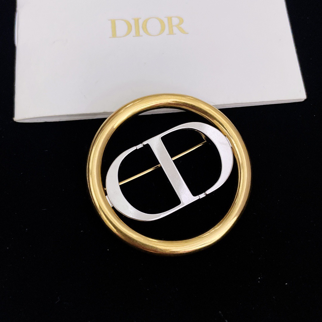 金圈銀DIOR高仿胸針春夏新品專櫃同步